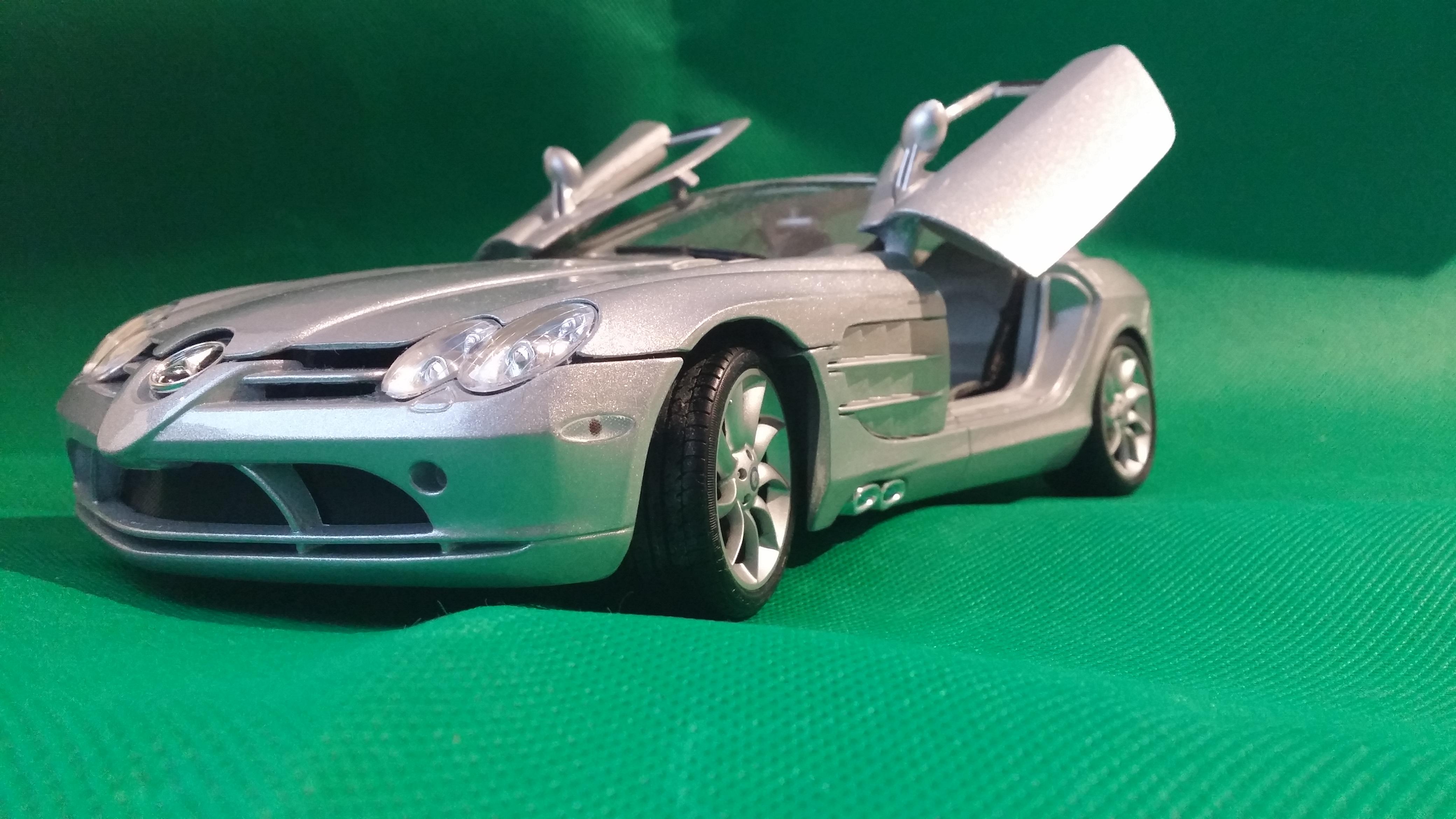 Maisto 1/18 scale McLaren Mercedes SLR r/ModelCars