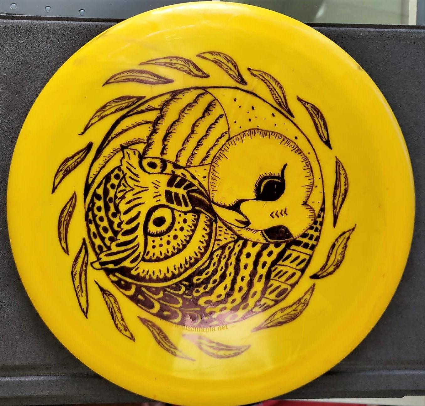 Tried out doing some sharpie art r/discgolf