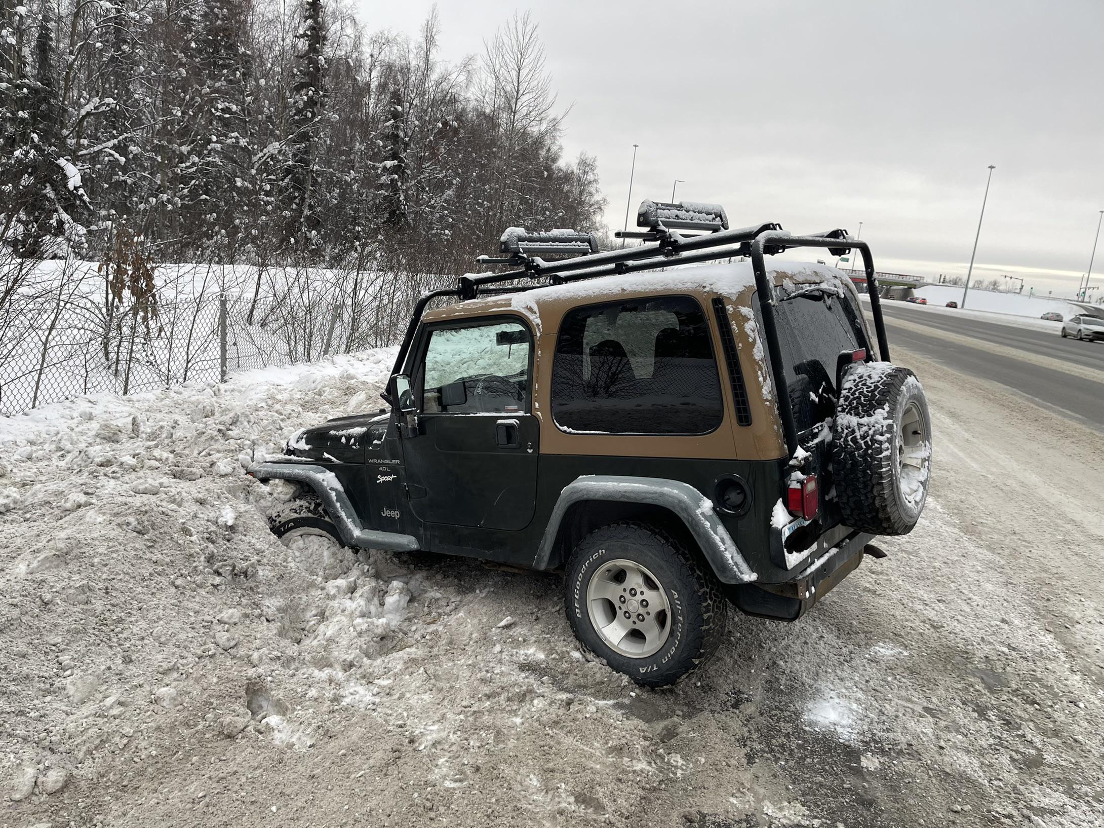 Arriba 38+ imagen jeep wrangler stuck in 4wd Thptnganamst.edu.vn
