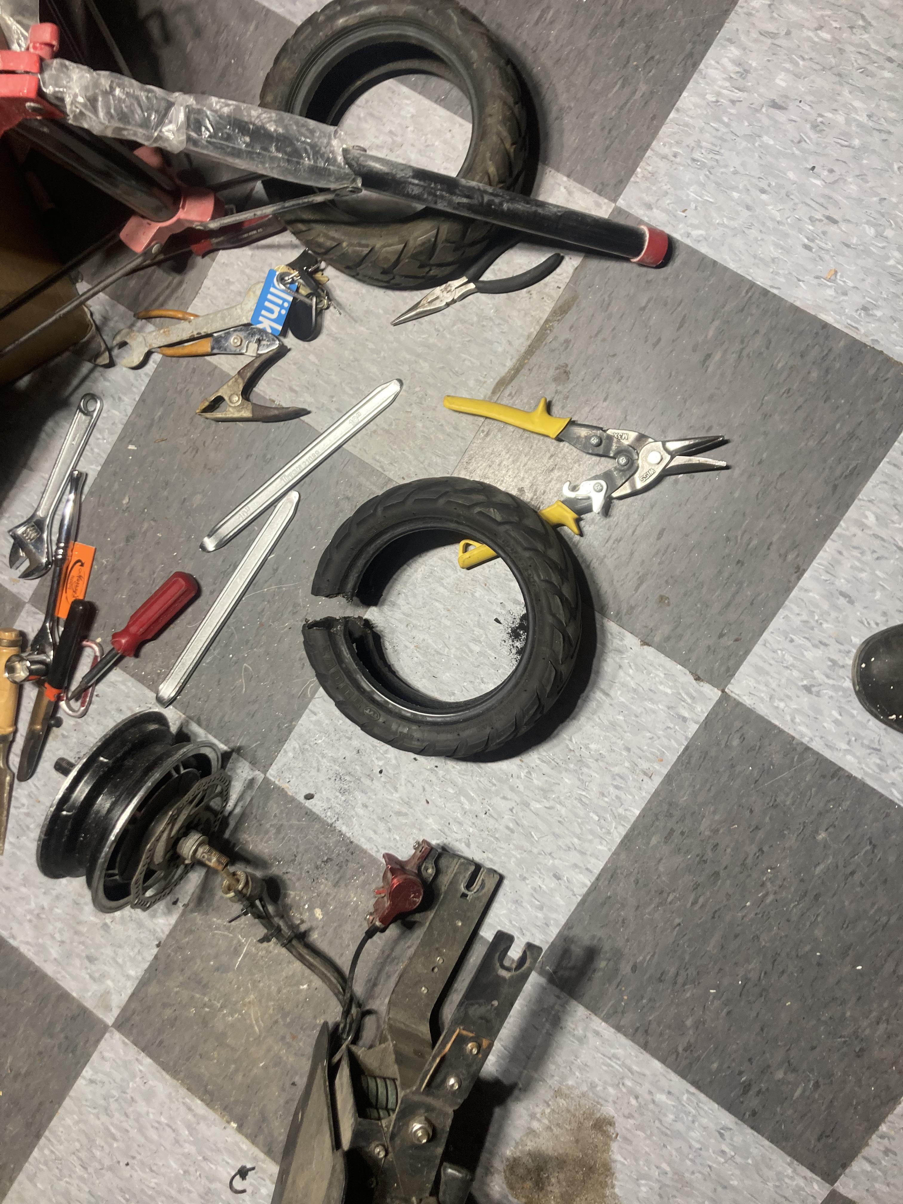 rip scooter any tips to put the new tire on ? r/ElectricScooters