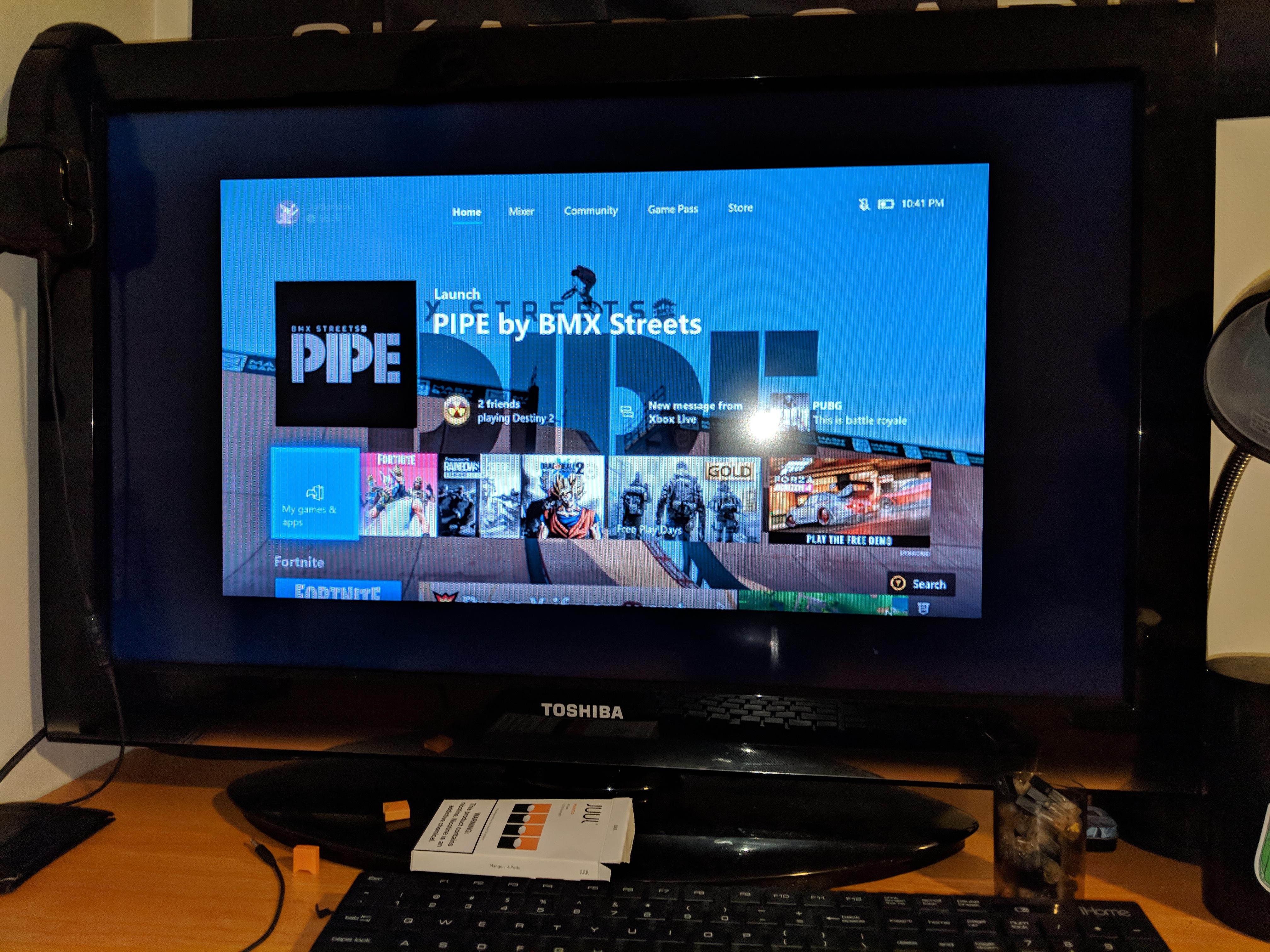 Came back from work and my xbox isnt going to the edge of the screen