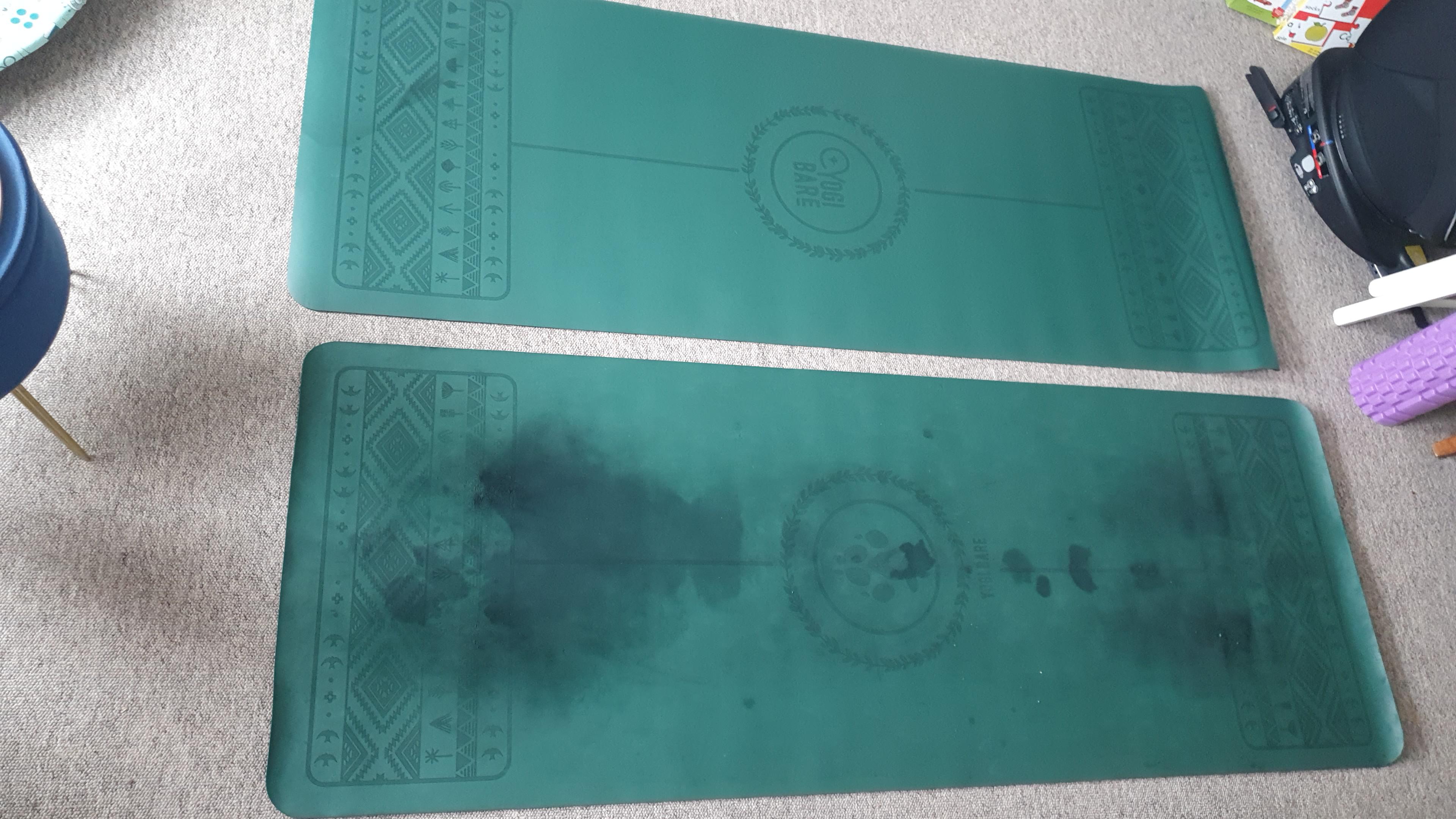 brand new yoga mat vs 4 year old yoga mat r/mildlyinteresting