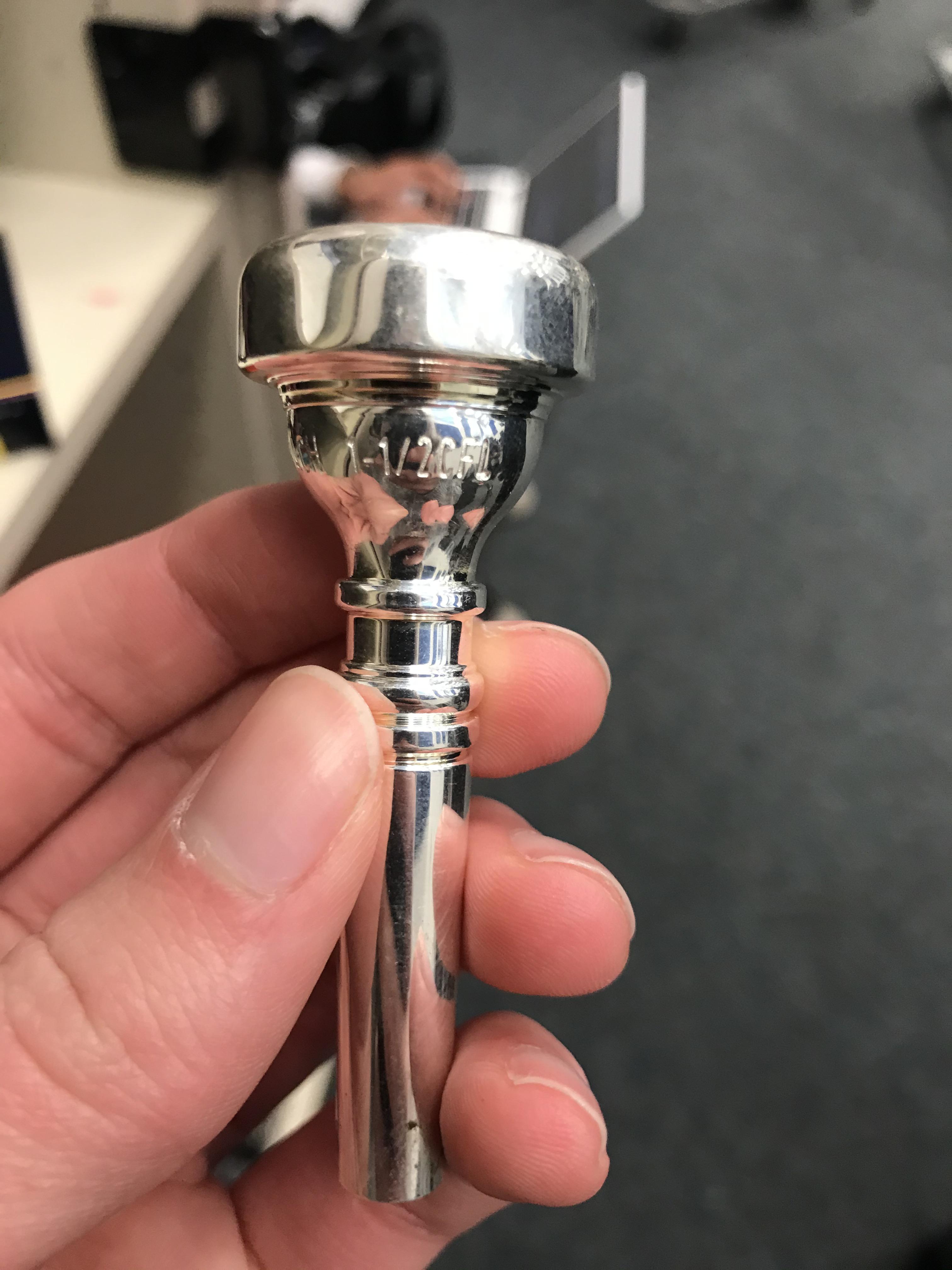 Can anyone identify this mouthpiece? It says "Vincent Bach 11/2CFL