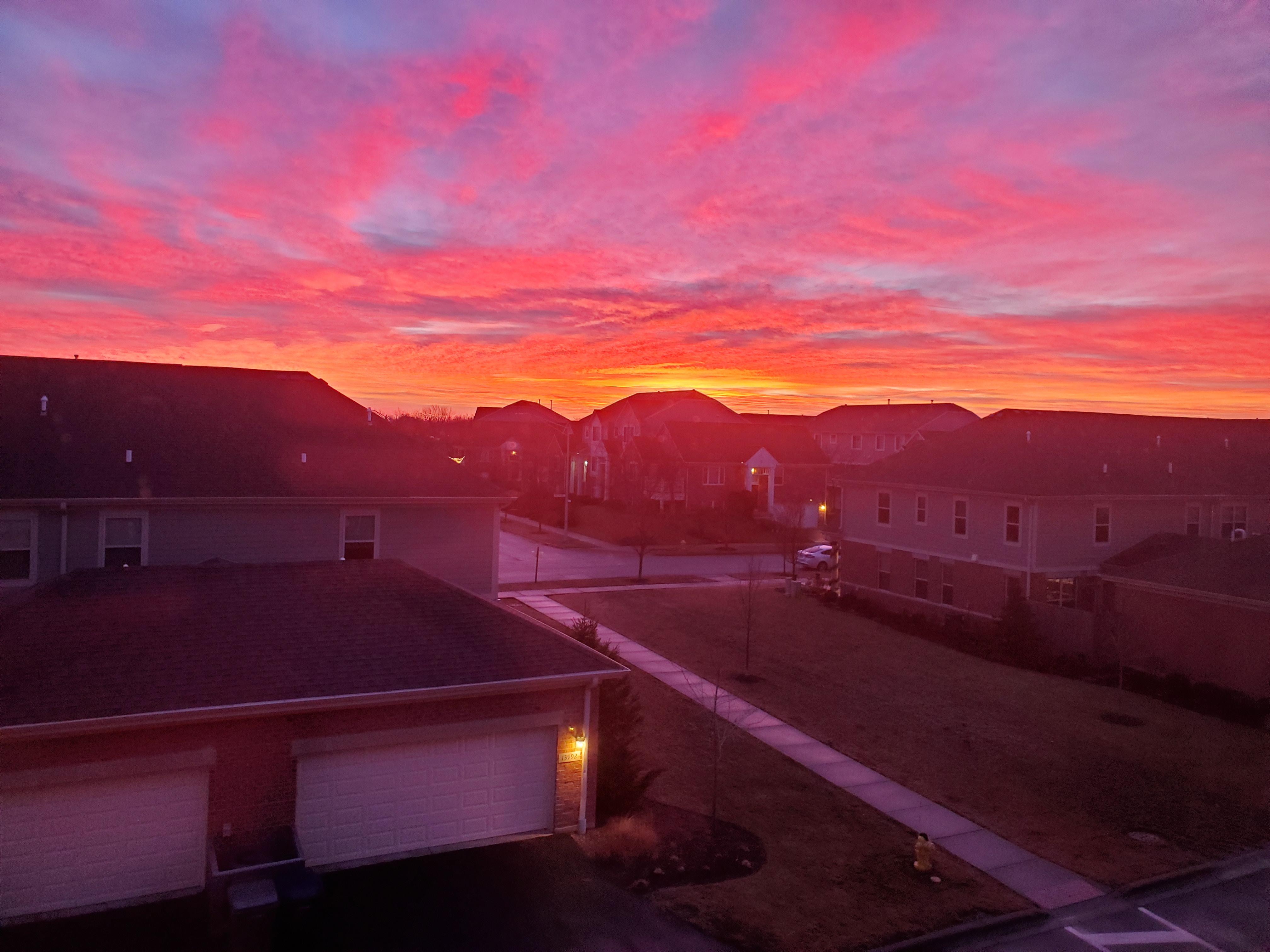 The sunrise in Chicago today r/pics