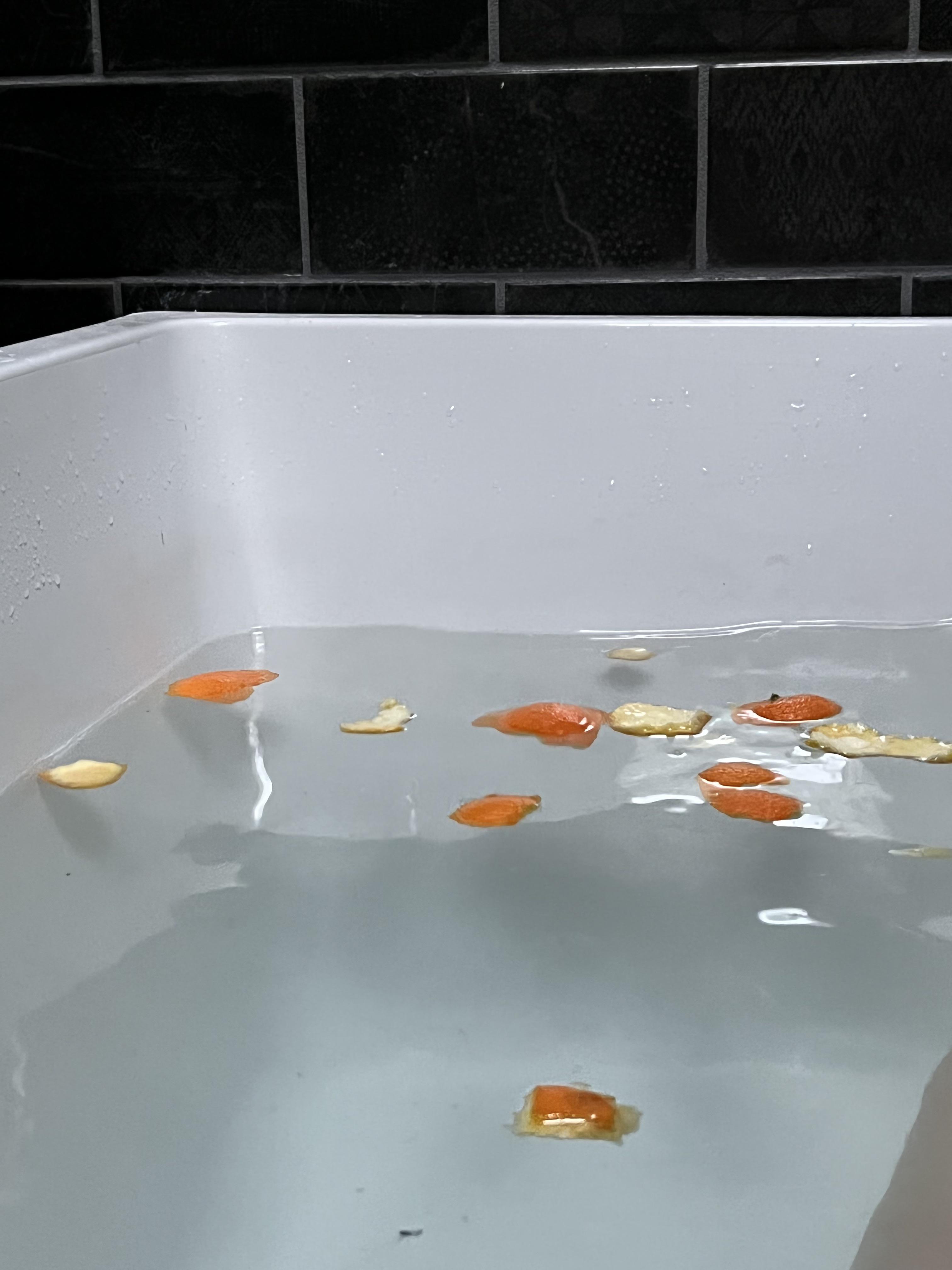Bath oranges are pretty dope too! r/ShowerOrange