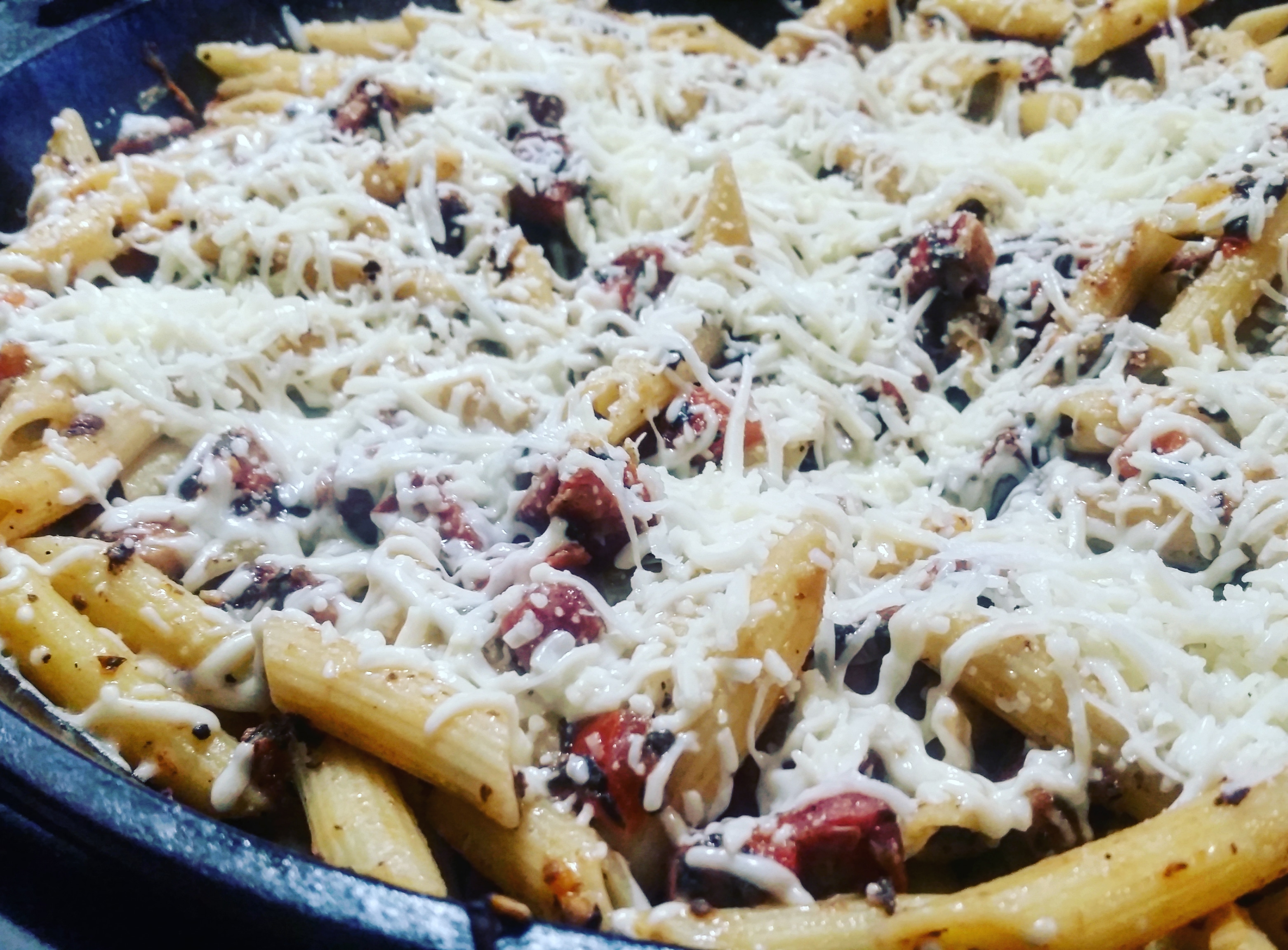 [Pro/chef] penne with panchetta, tomato, artichoke hearts, black olive, and mozerella r/food