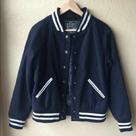 Where can I find this exact Navy Varsity Bomber Jacket? Or something very similar? r/HelpMeFind