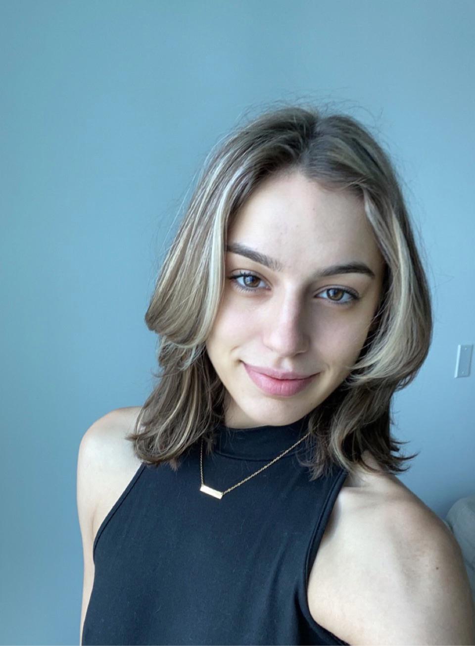 Short hair….how are you guys feeling about it?? : MakeMeFeelGood