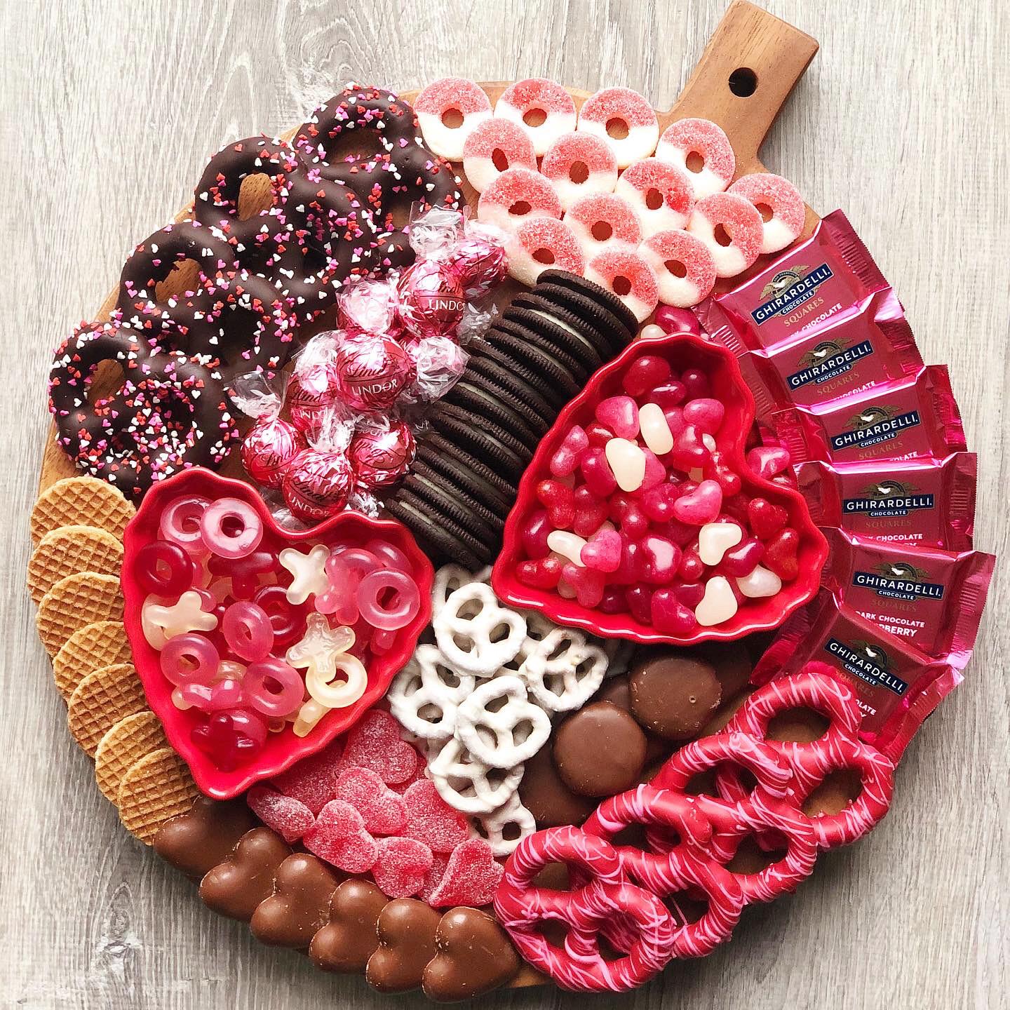 Valentine’s/Galentine’s day themed board! r/CharcuterieBoard