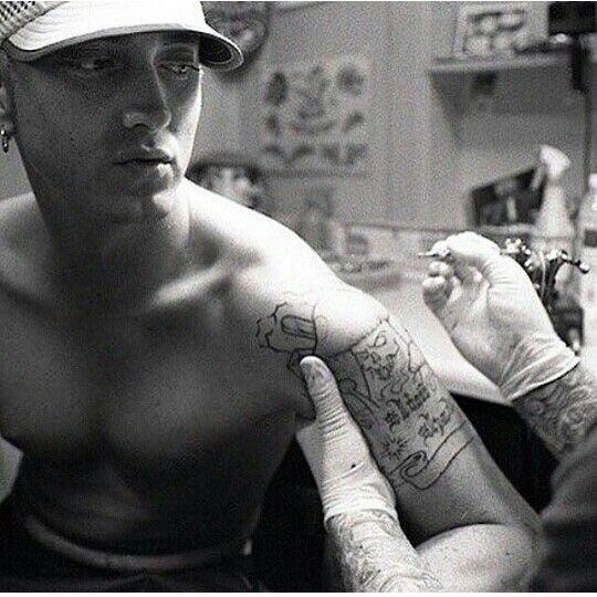 Eminem Getting His Mushroom Tattoo : R/Eminem 540_x_540_jpg