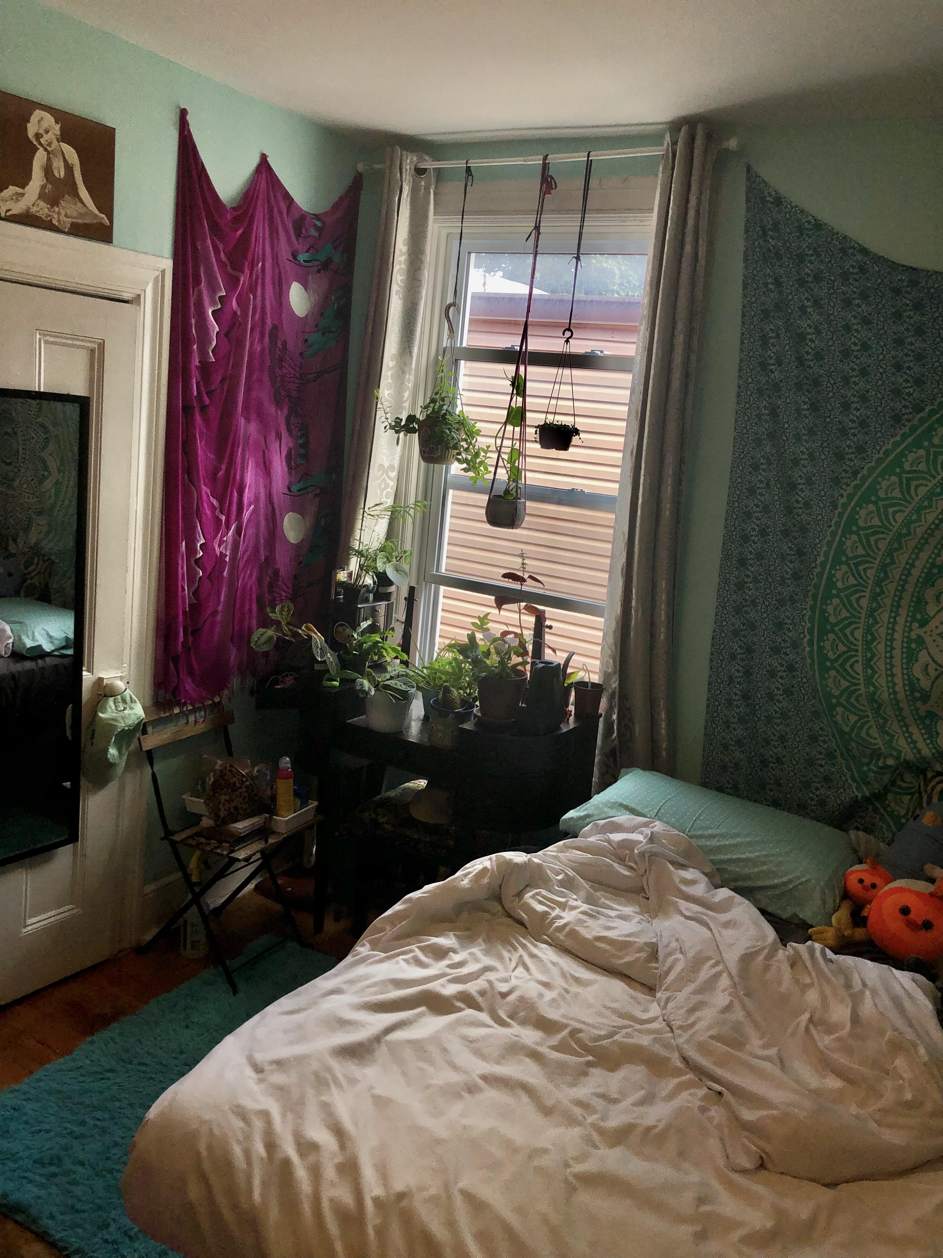 My bed is too comfy to leave for work in the morning r/CozyPlaces