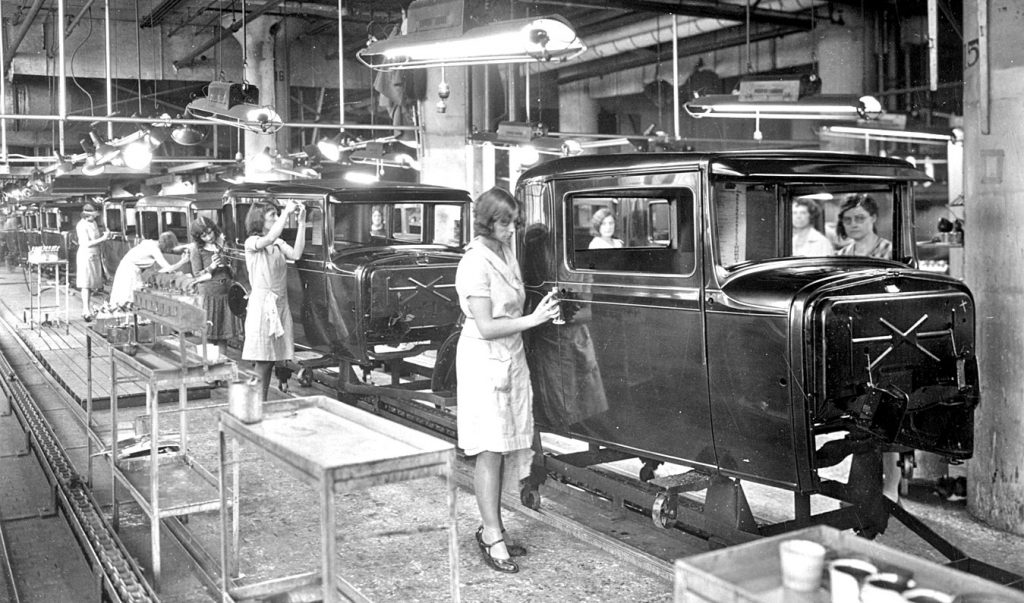 The women at the end of the body assembly and paint line in 1930 at the
