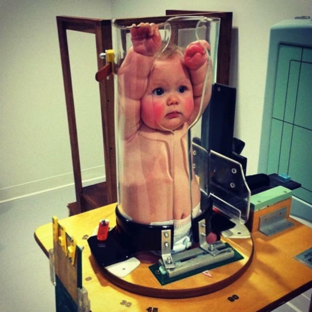 Baby in a Blender r/confusing_perspective