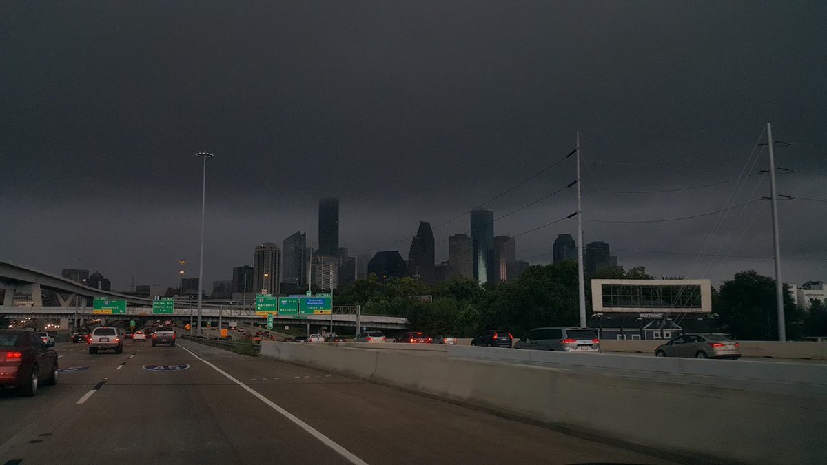 Downtown Houston looking like Gotham City r/pics