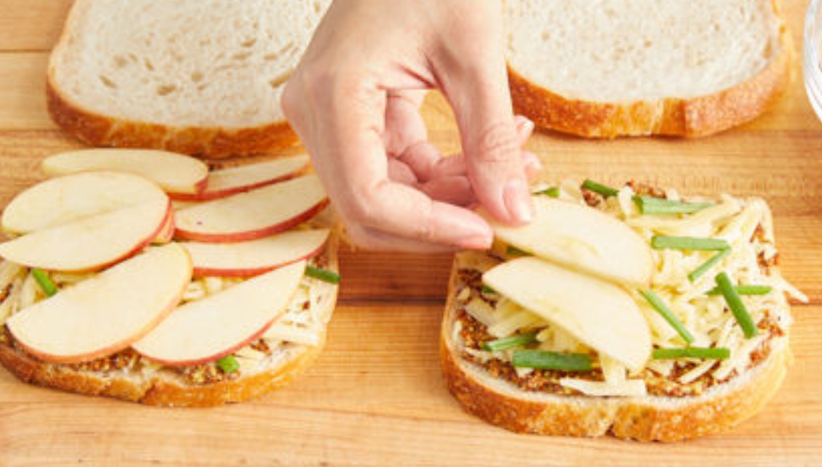 Blue Apron had the audacity to call this a grilled cheese. r