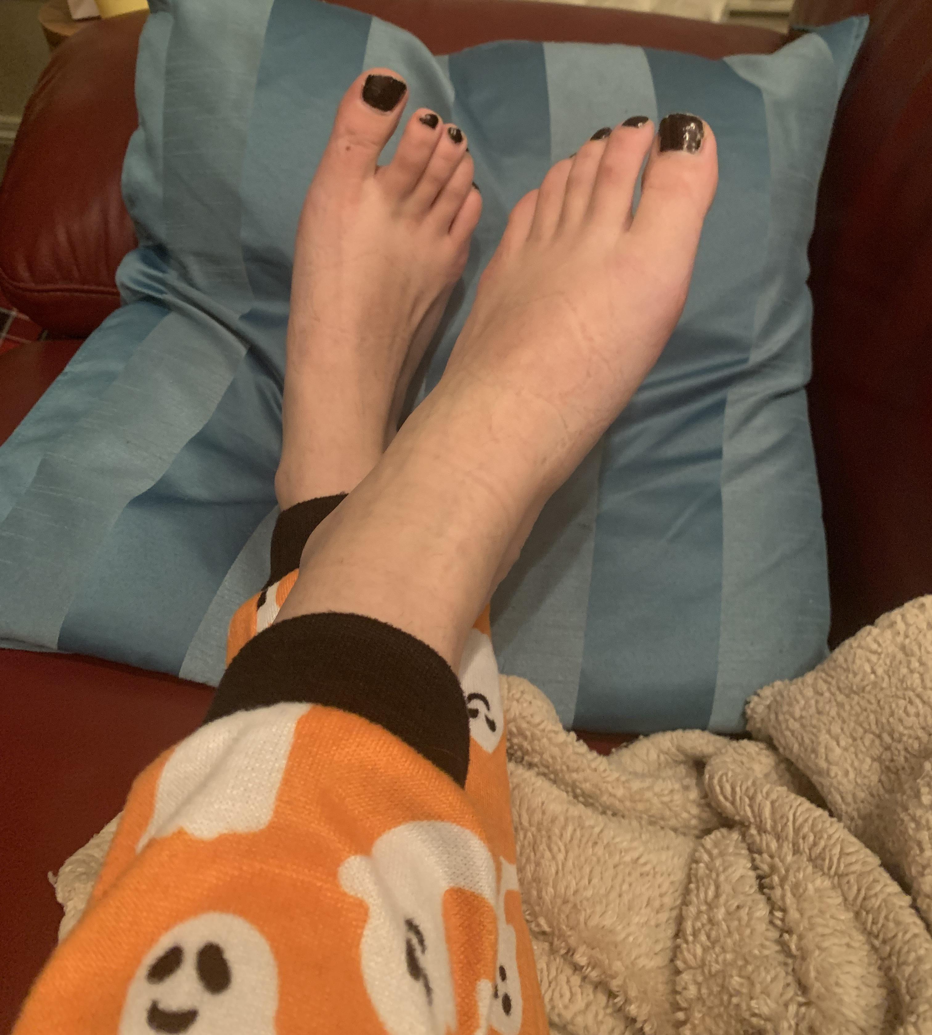 Propped up on a pillow r/VerifiedFeet