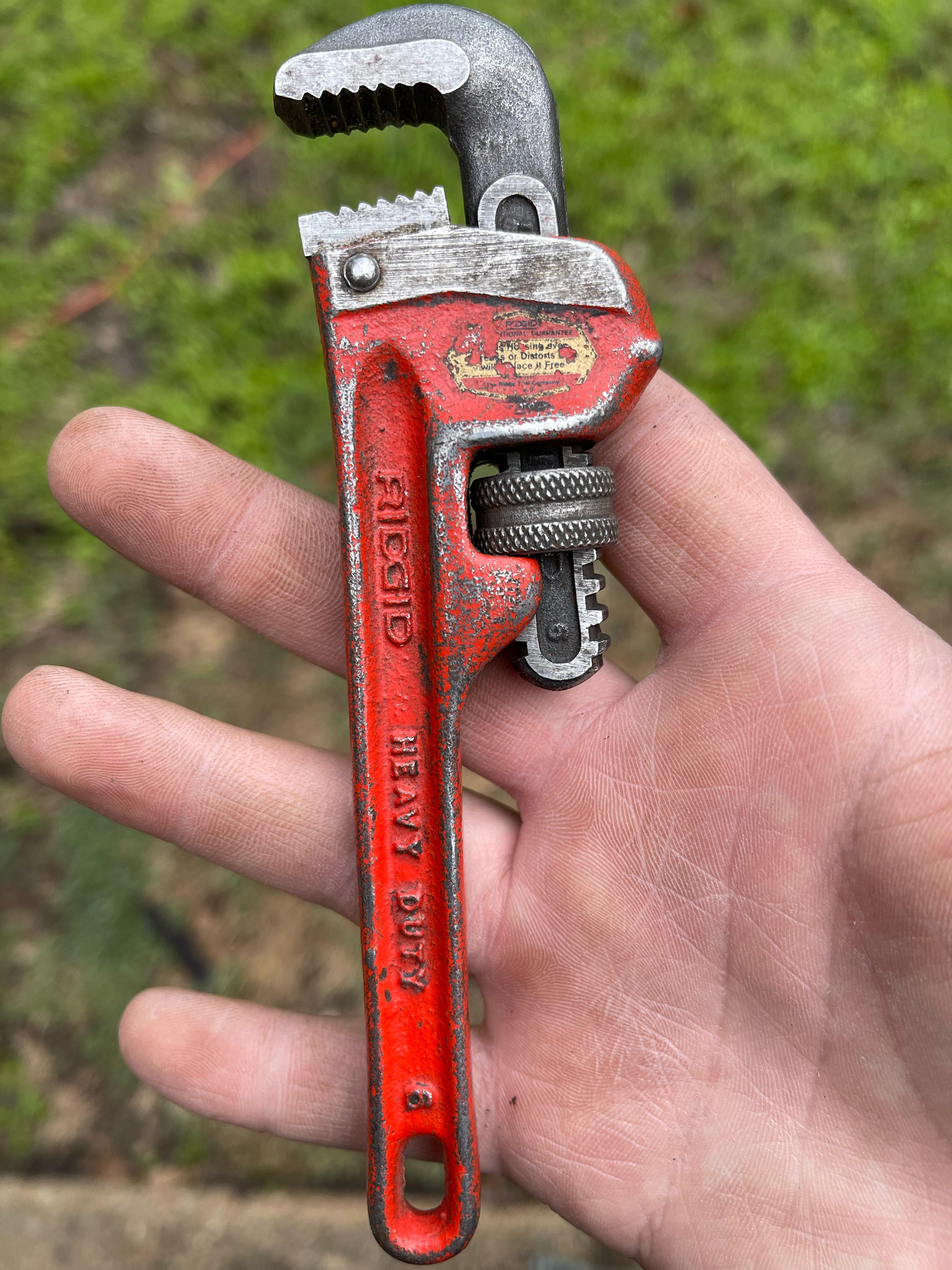 12in pipe wrench(I’m 12ft tall btw) r/Tools