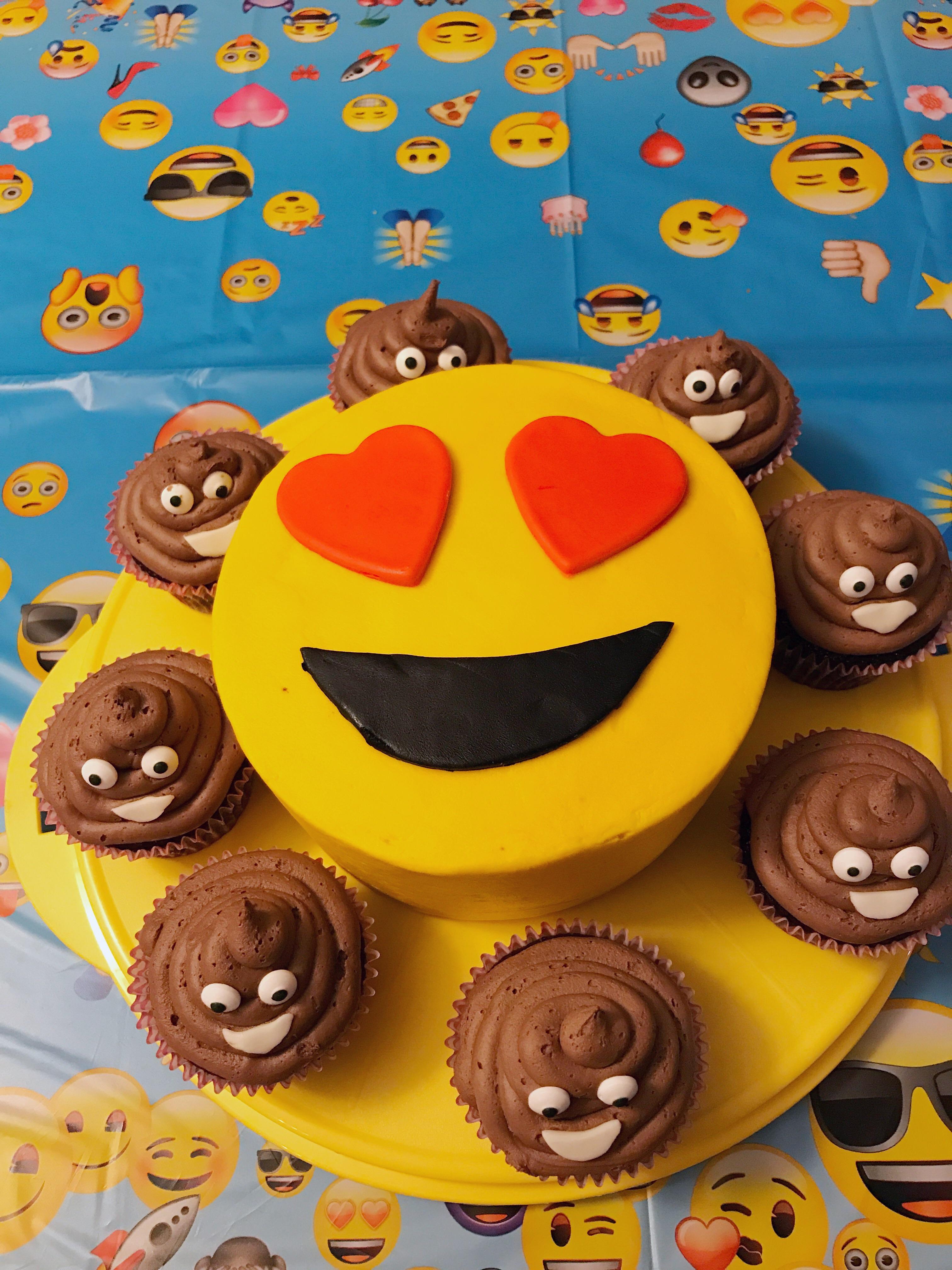[Homemade] Emoji cake with chocolate ice cream emoji cupcakes r/food