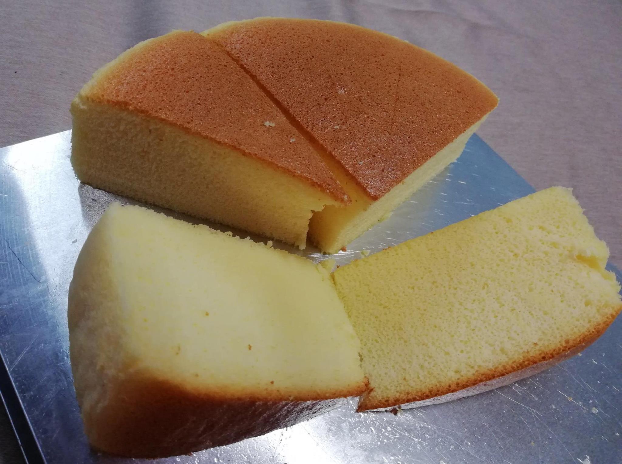 I baked Japanese castella cake. It made of very fresh eggs from my own hens. 🐓 r/Baking