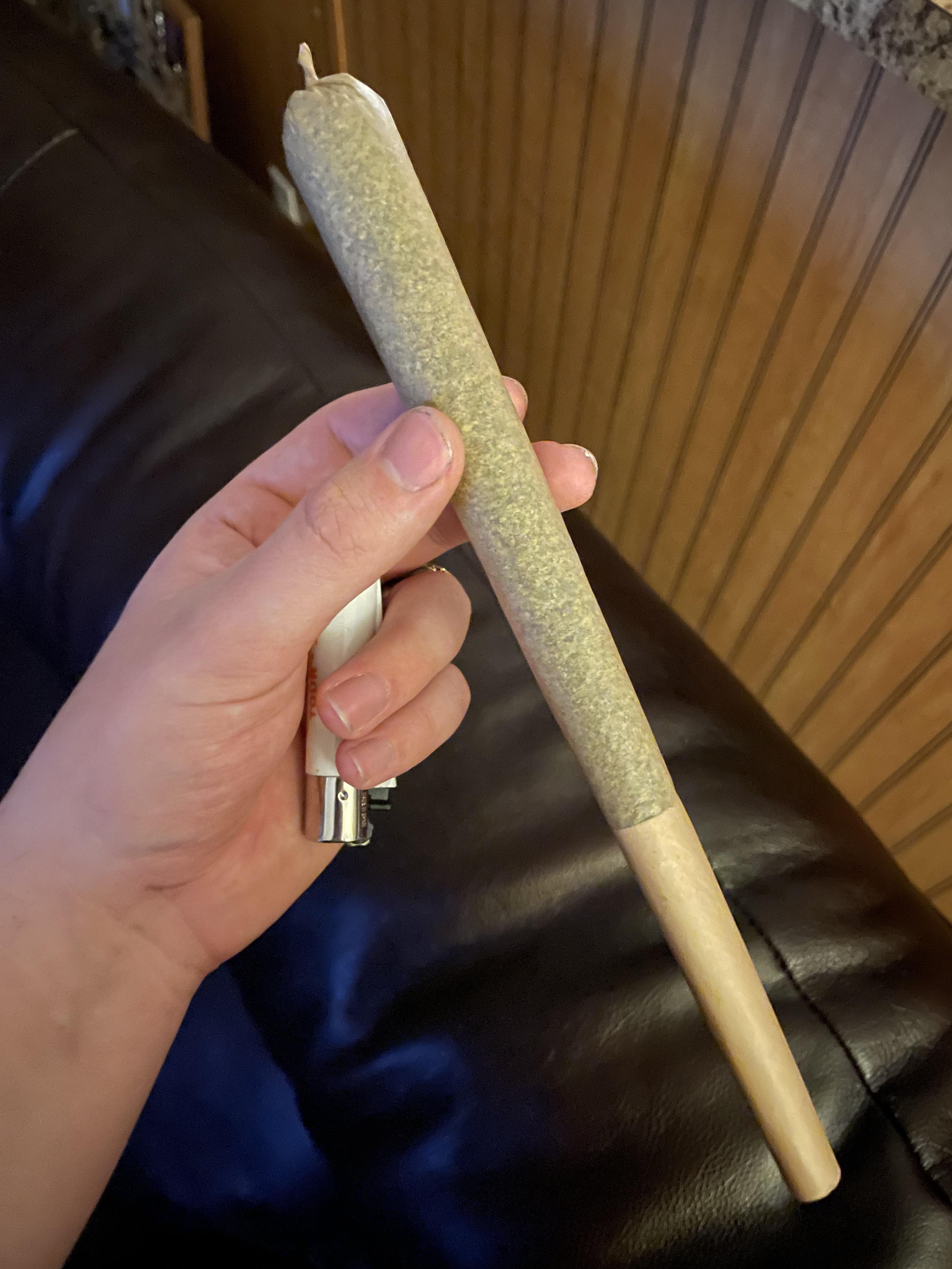 RAW Wiz Khalifa cones are wild! r/trees