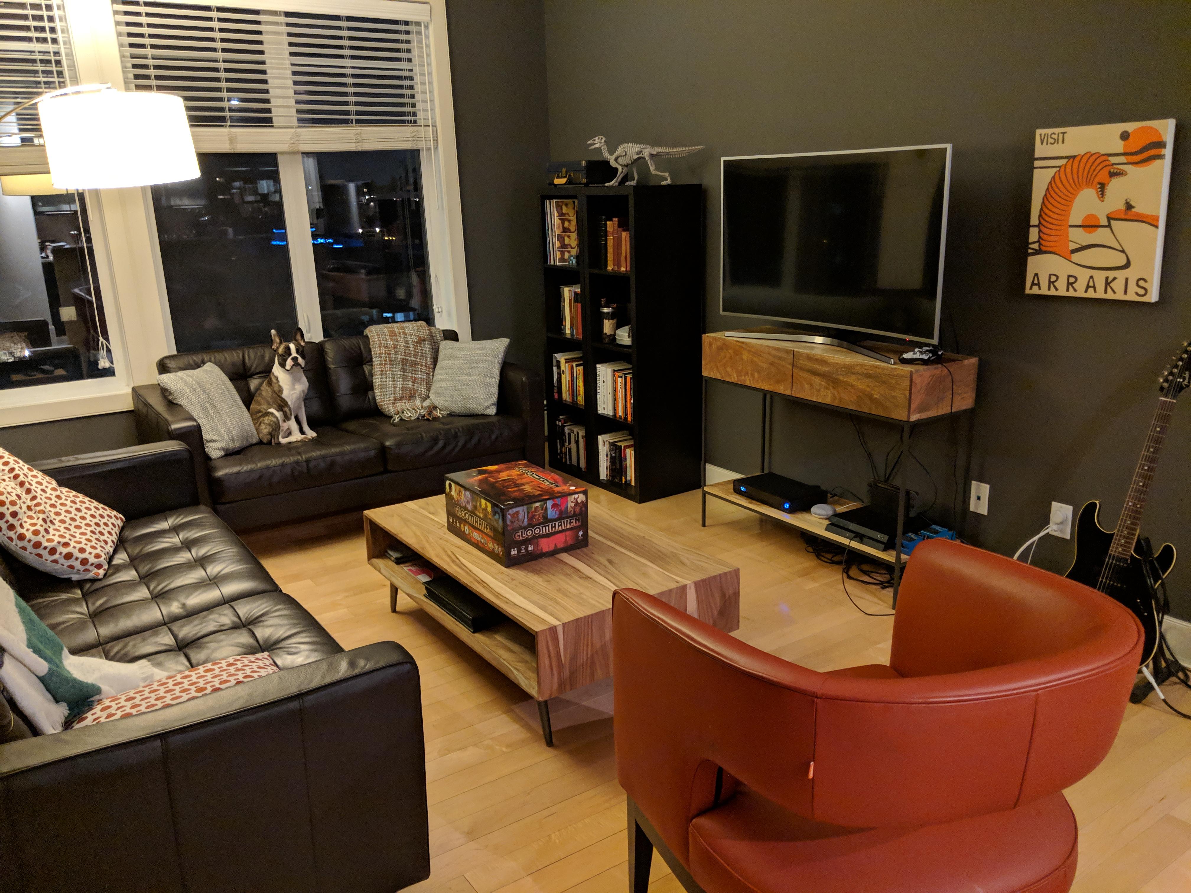 I'm pretty proud of our living room r/malelivingspace