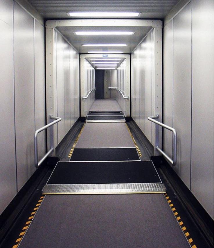 liminal hallway r/LiminalSpace