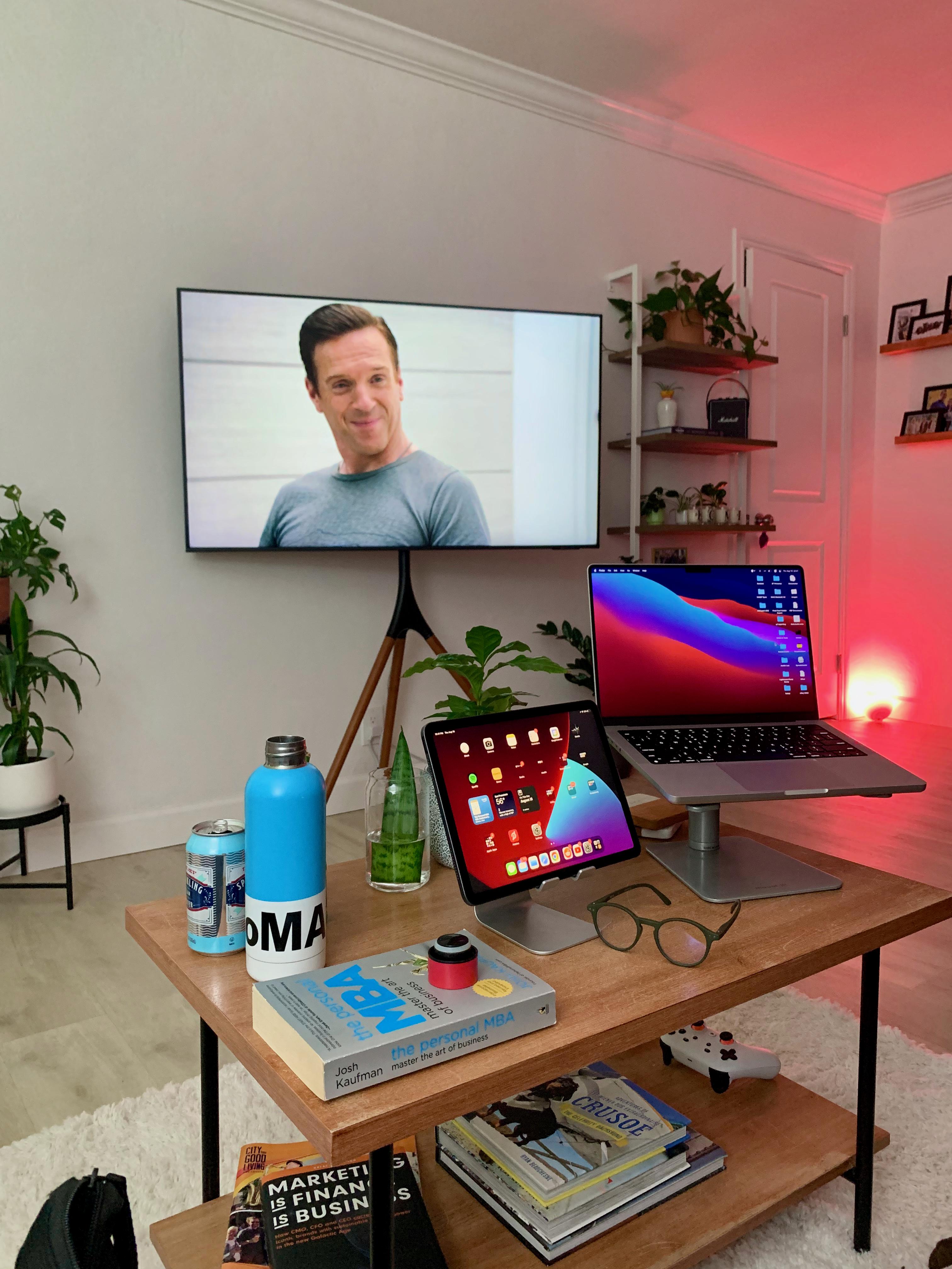 The latenight desk r/macsetups