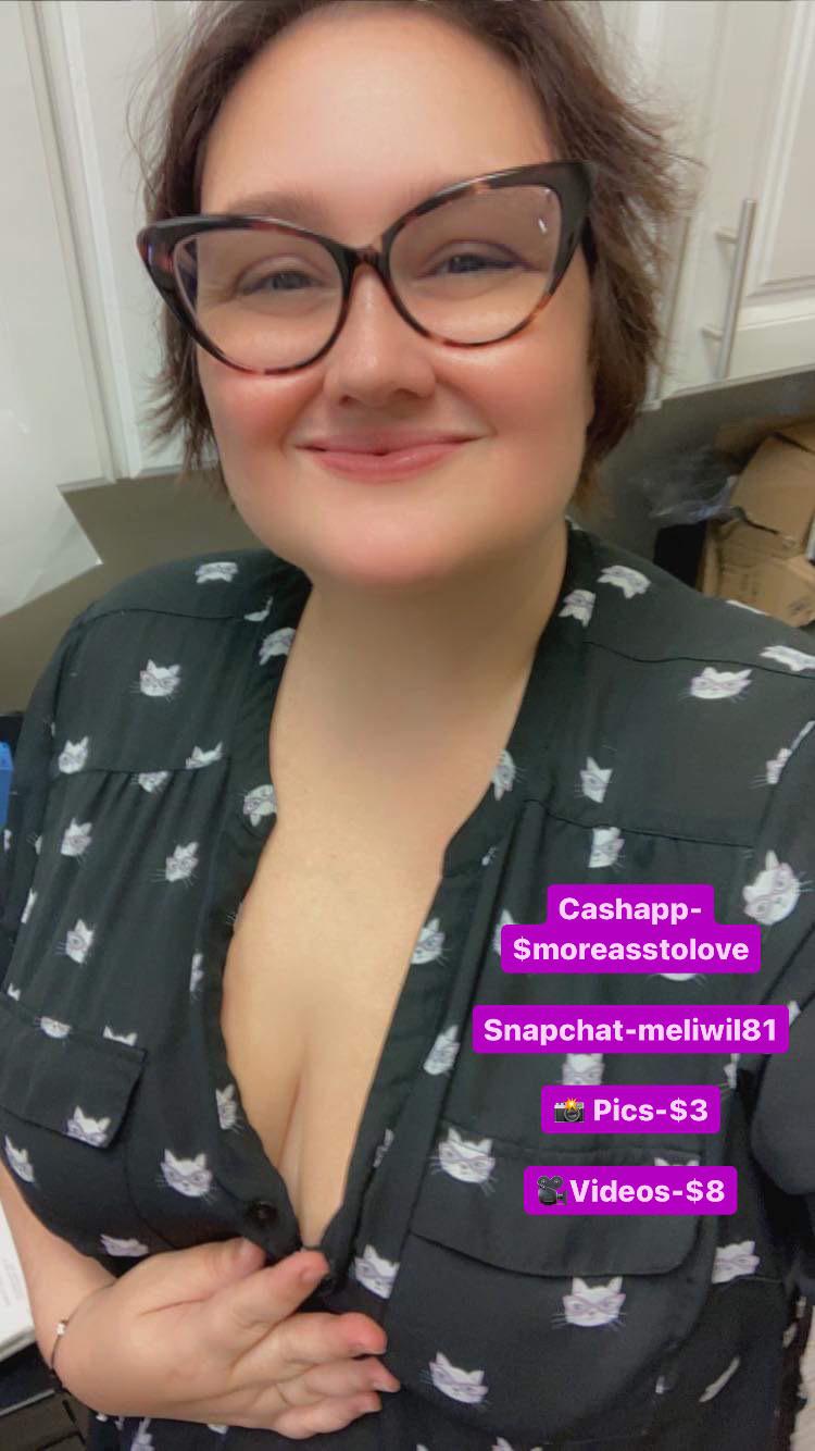 Want to see me get naked at work? 👀😉 : realworkselfies