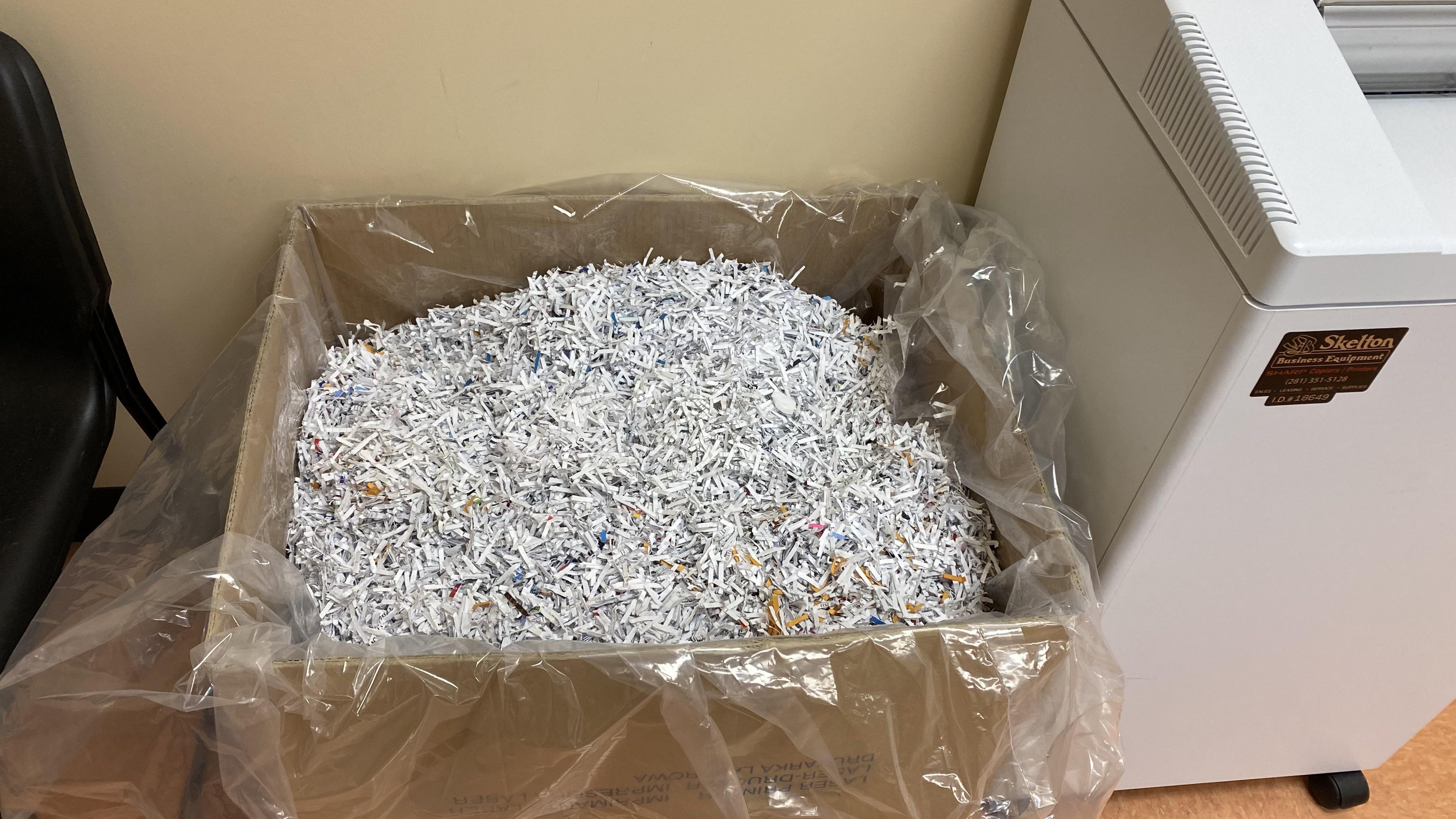 Can I use regular shredded printer paper with toner on it for browns