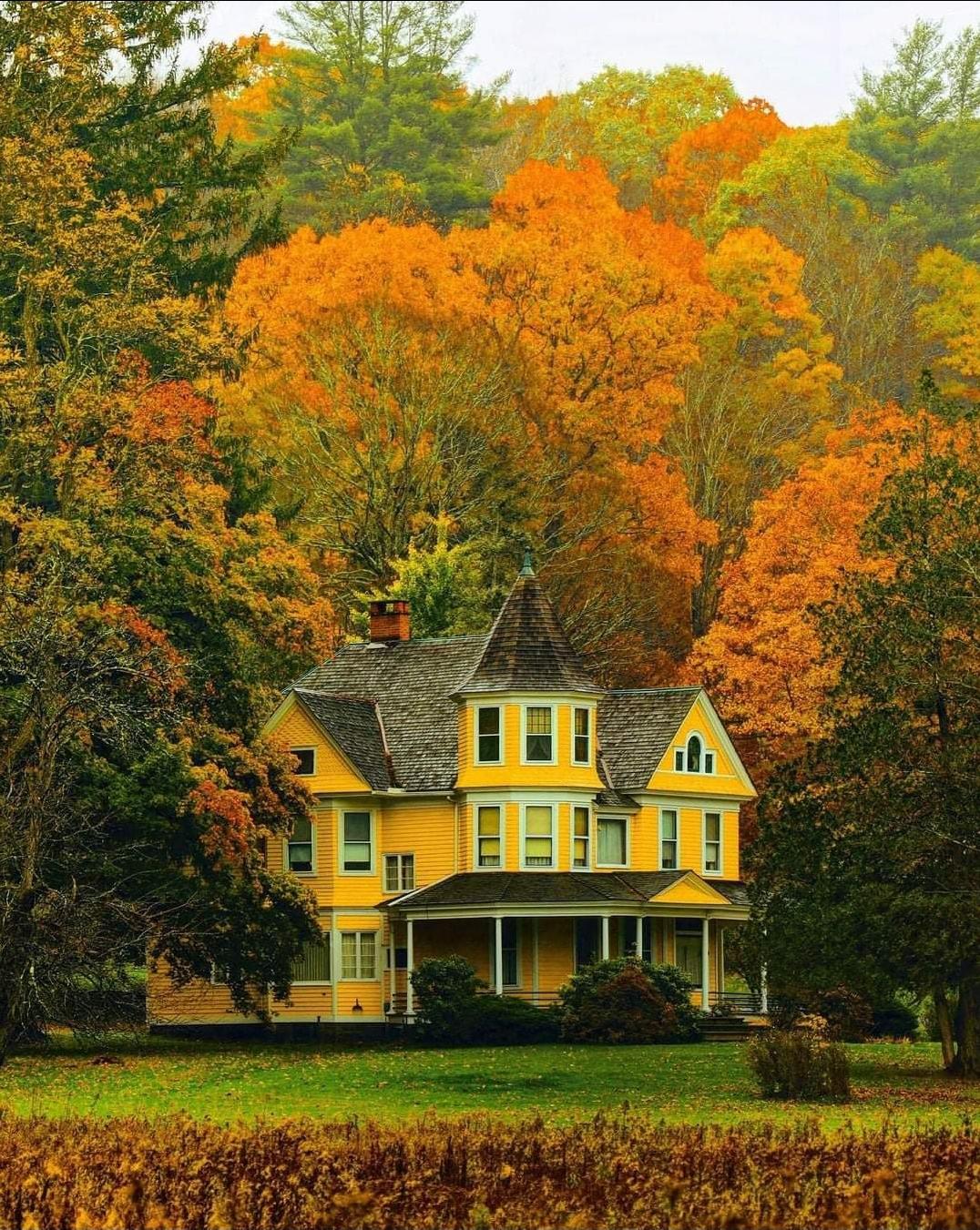 Roscoe, New York r/AutumnPorn