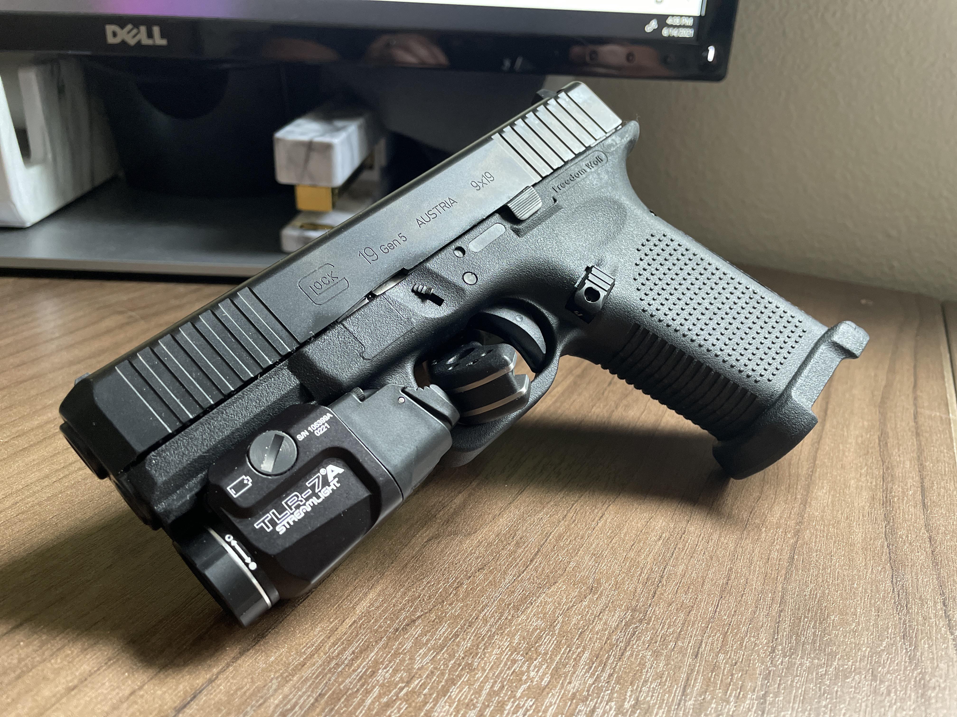 Freedom Wolf. Super simple build. r/polymer80