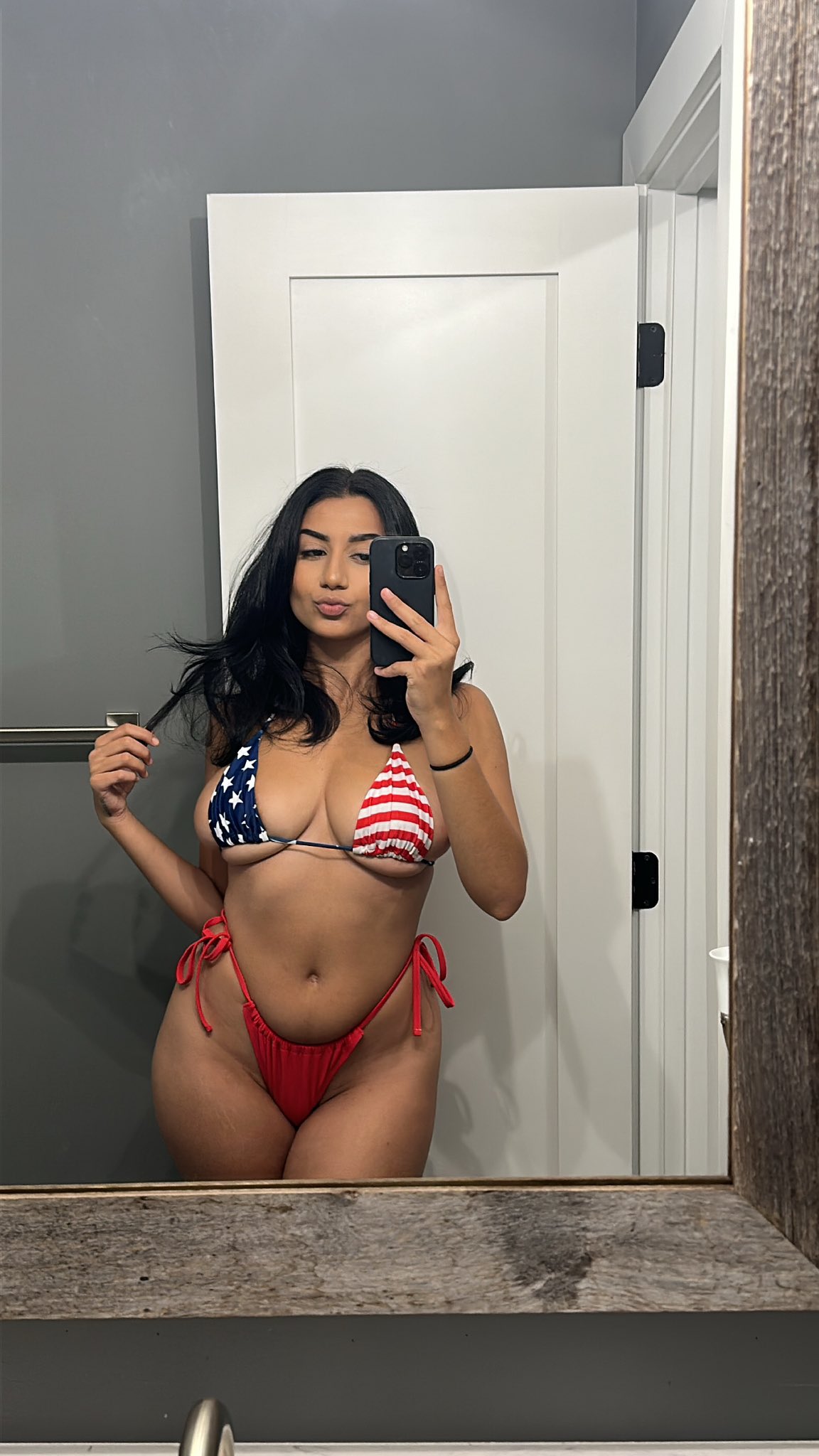 Roxie Sinner : ModelsGoneMild