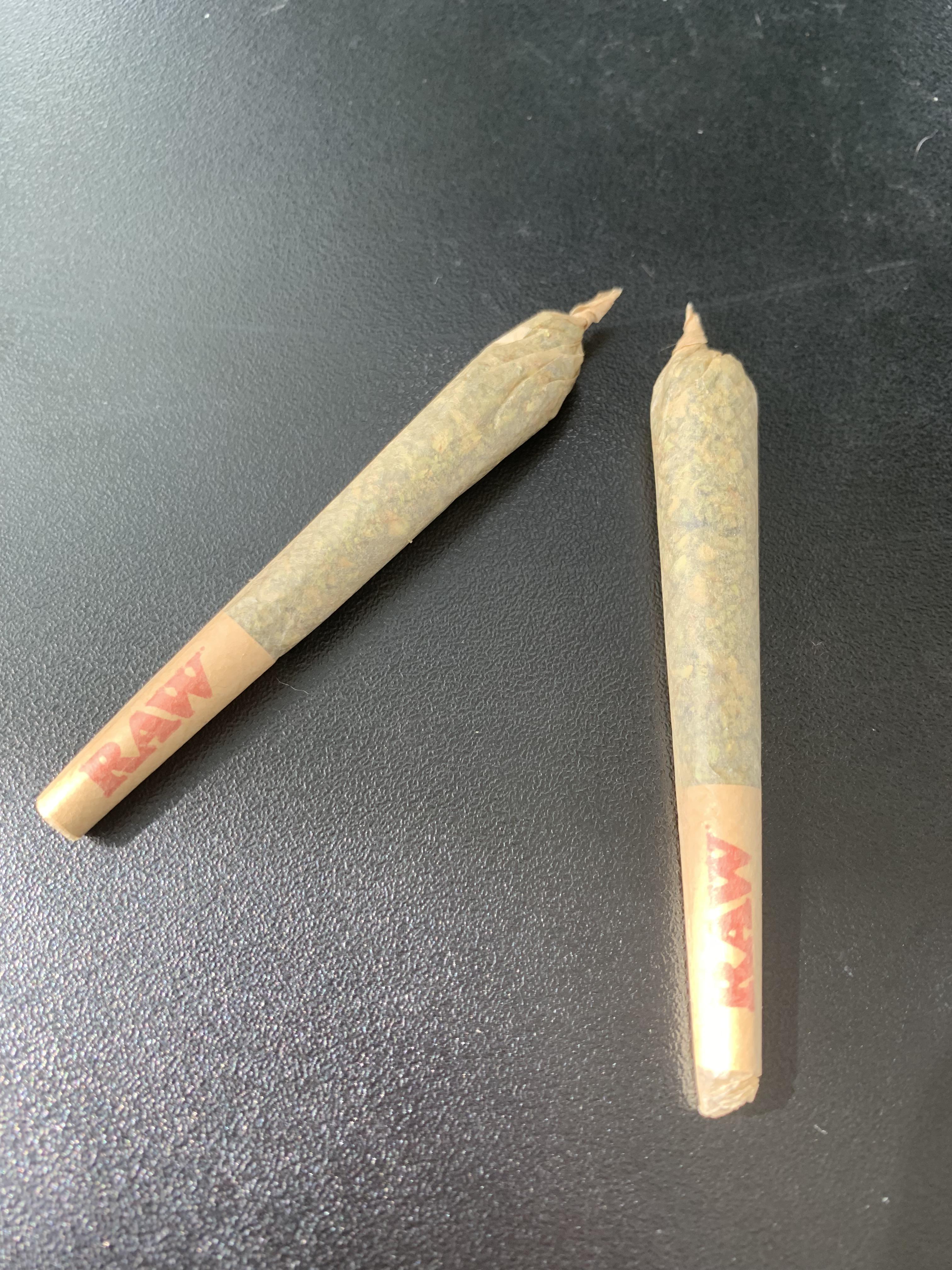 Joints or blunts? Which do you prefer over the other? I’m a joint guy