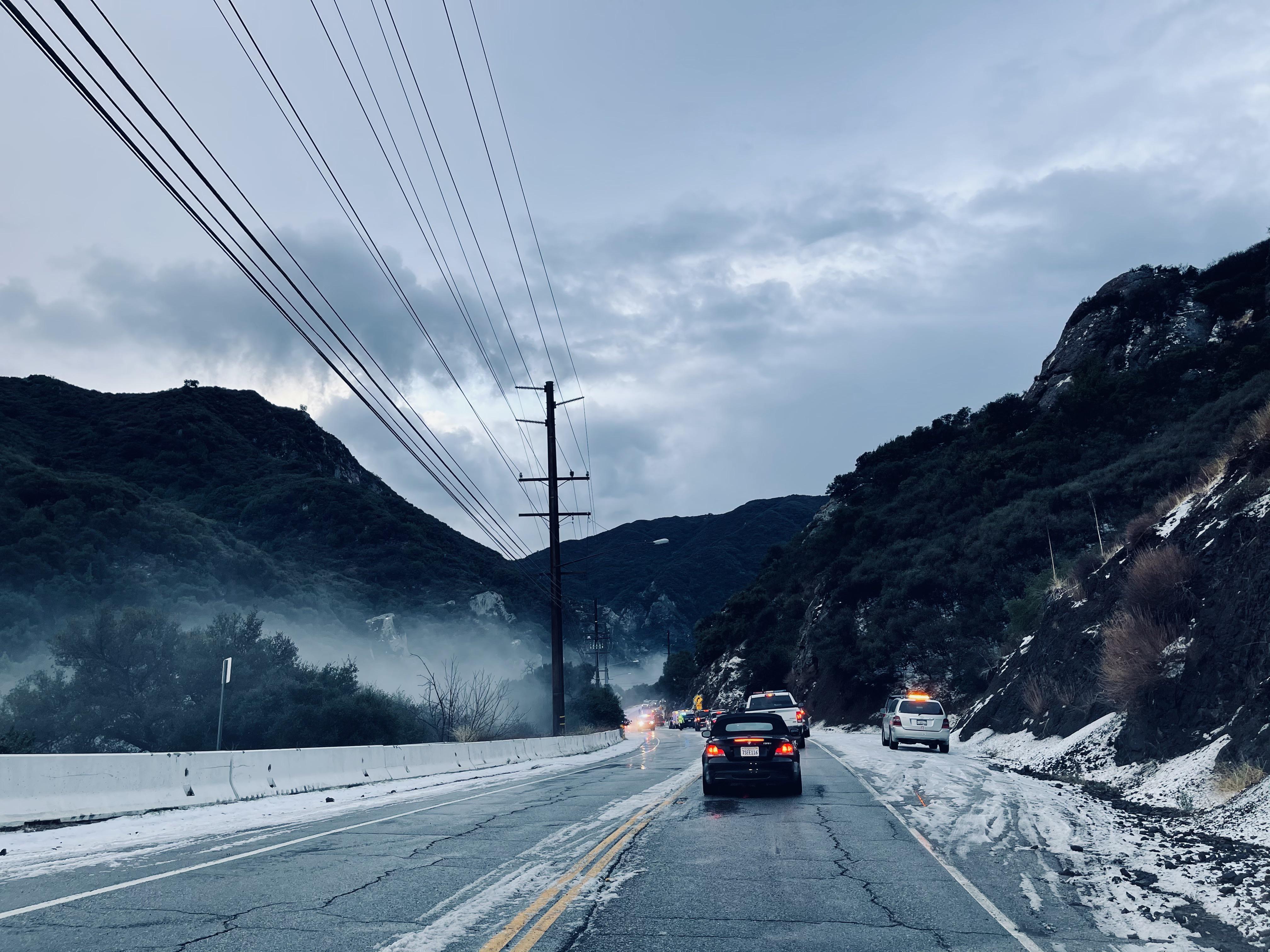 Malibu Canyon at a standstill due to snow r/LosAngeles