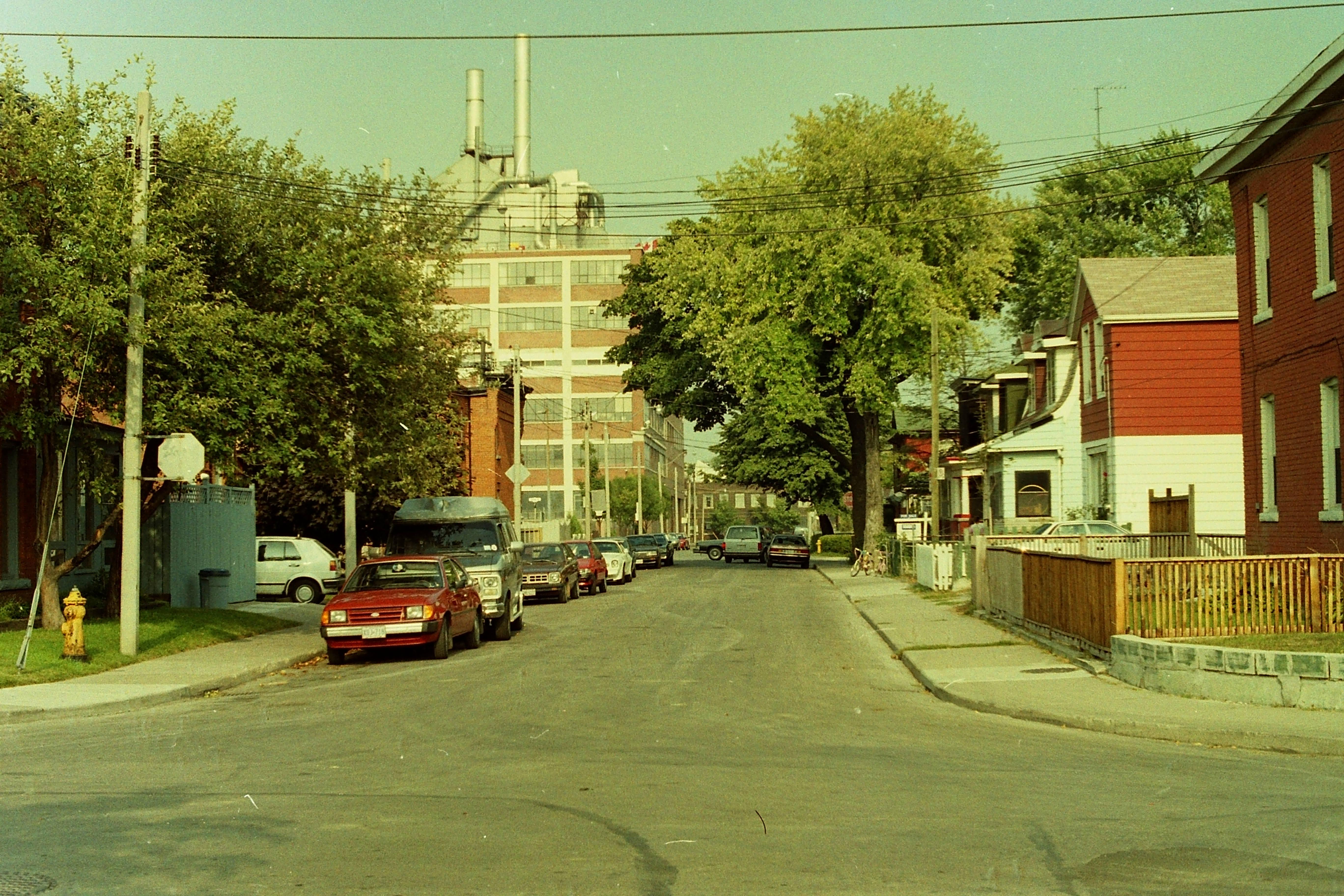 Colgate Ave, circa 1990 r/toronto