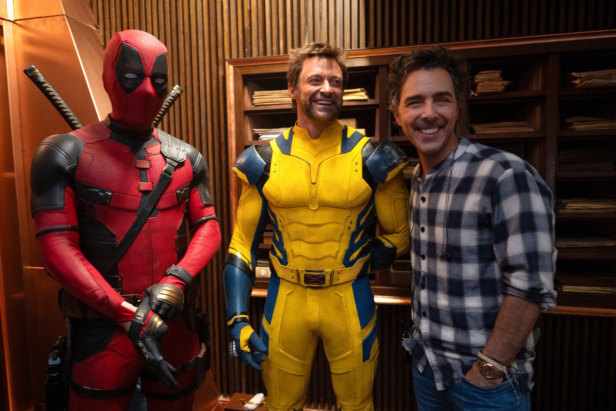 New behindthescenes picture of Ryan Reynolds, Hugh Jackman and Shawn