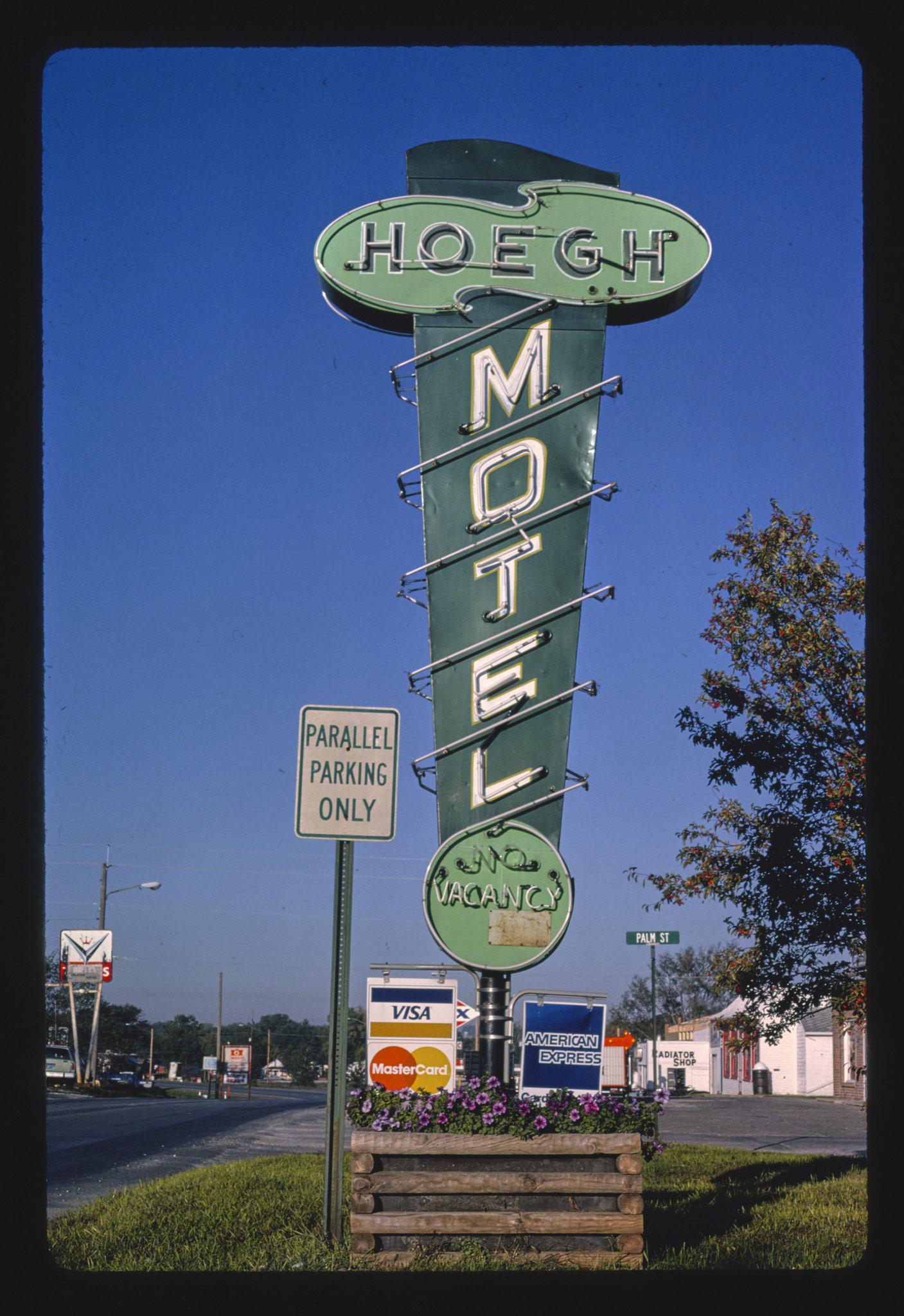 Hoegh Motel sign, Route 6, Atlantic, Iowa, 1988 r/Iowa