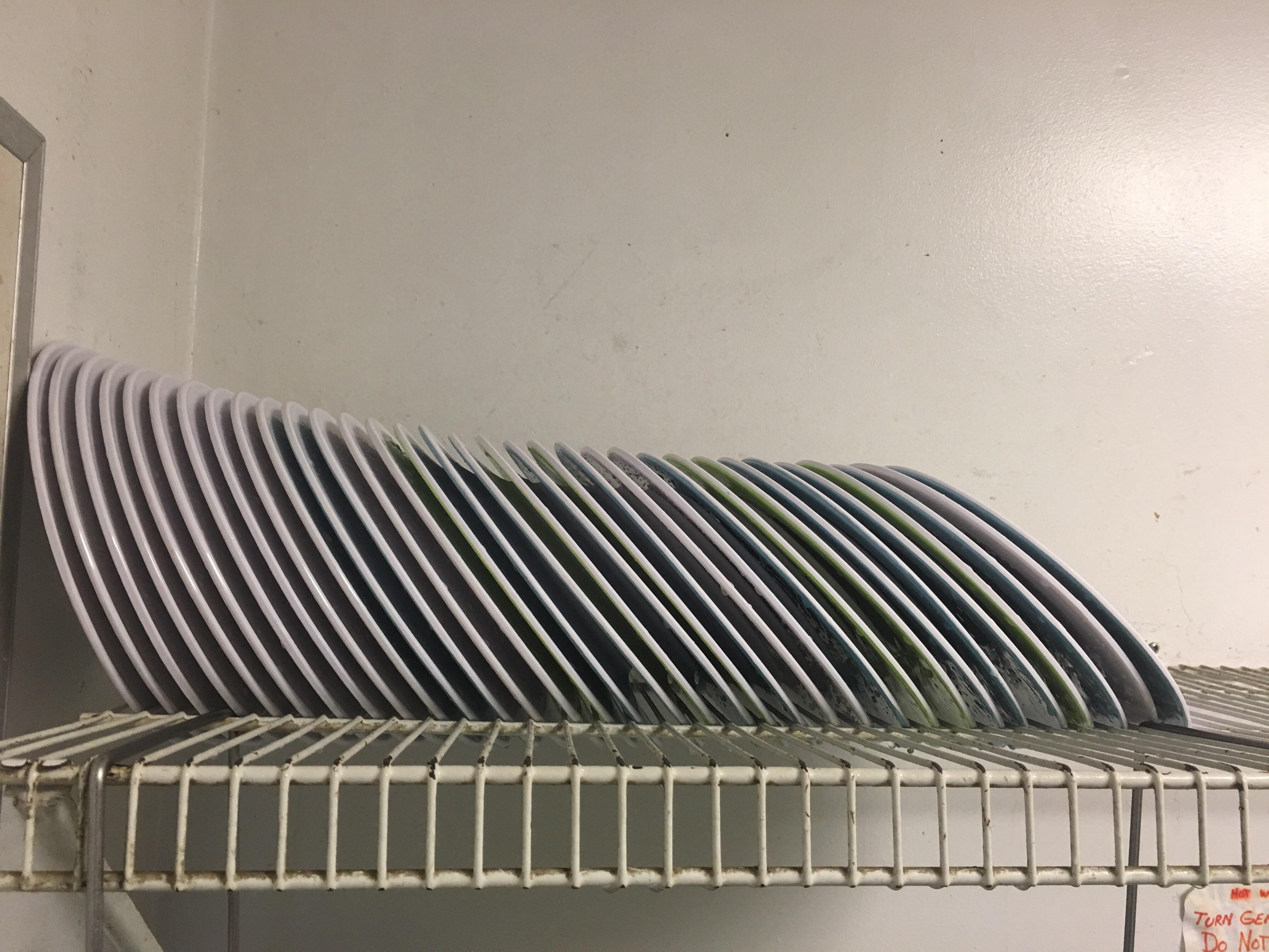 These drying plates at work. r/oddlysatisfying