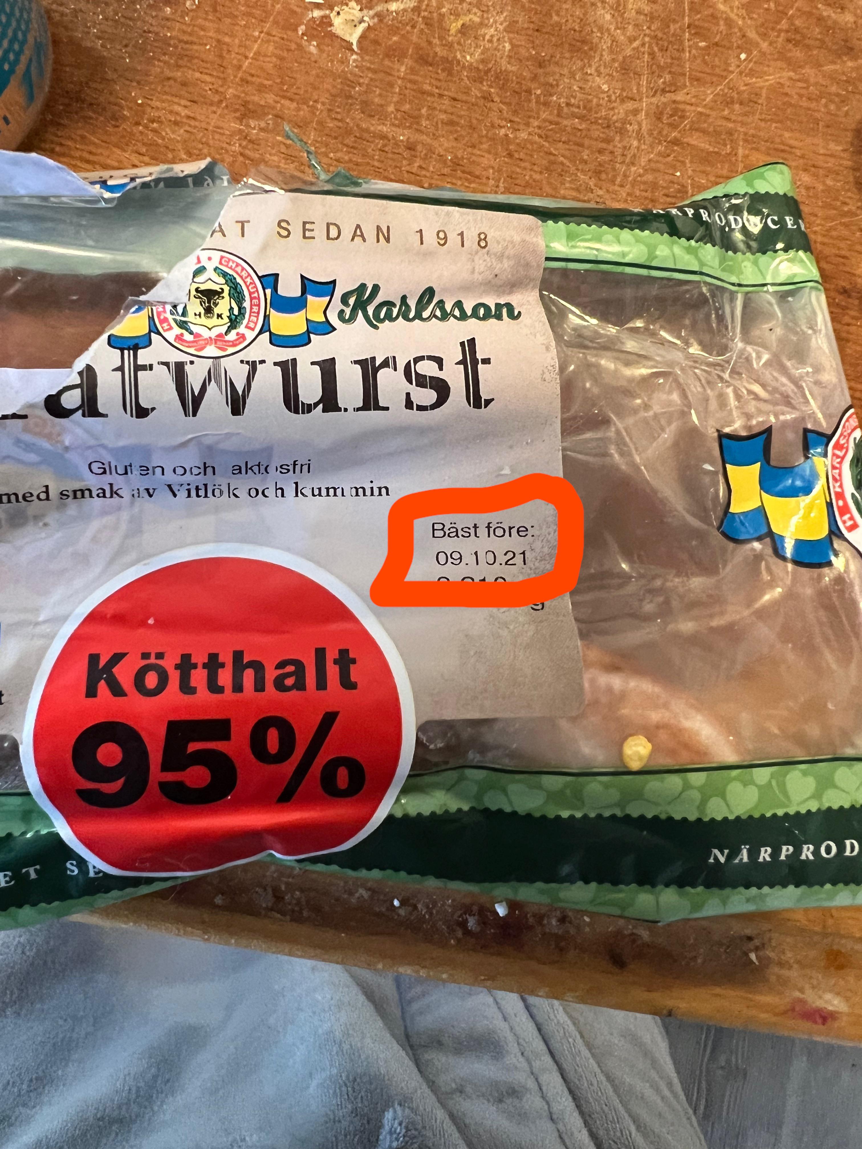 the sausage expired october 2021, it was in the freezer. Is it safe to eat it? r/foodsafety