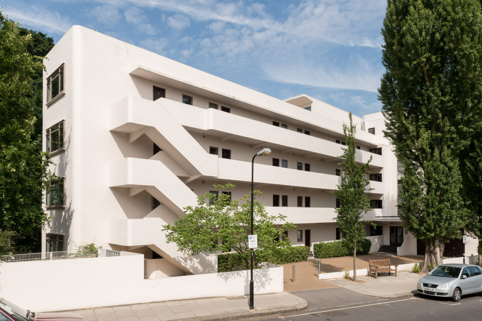 Isokon Flats, UK (1934) by Wells Coates r/ModernistArchitecture