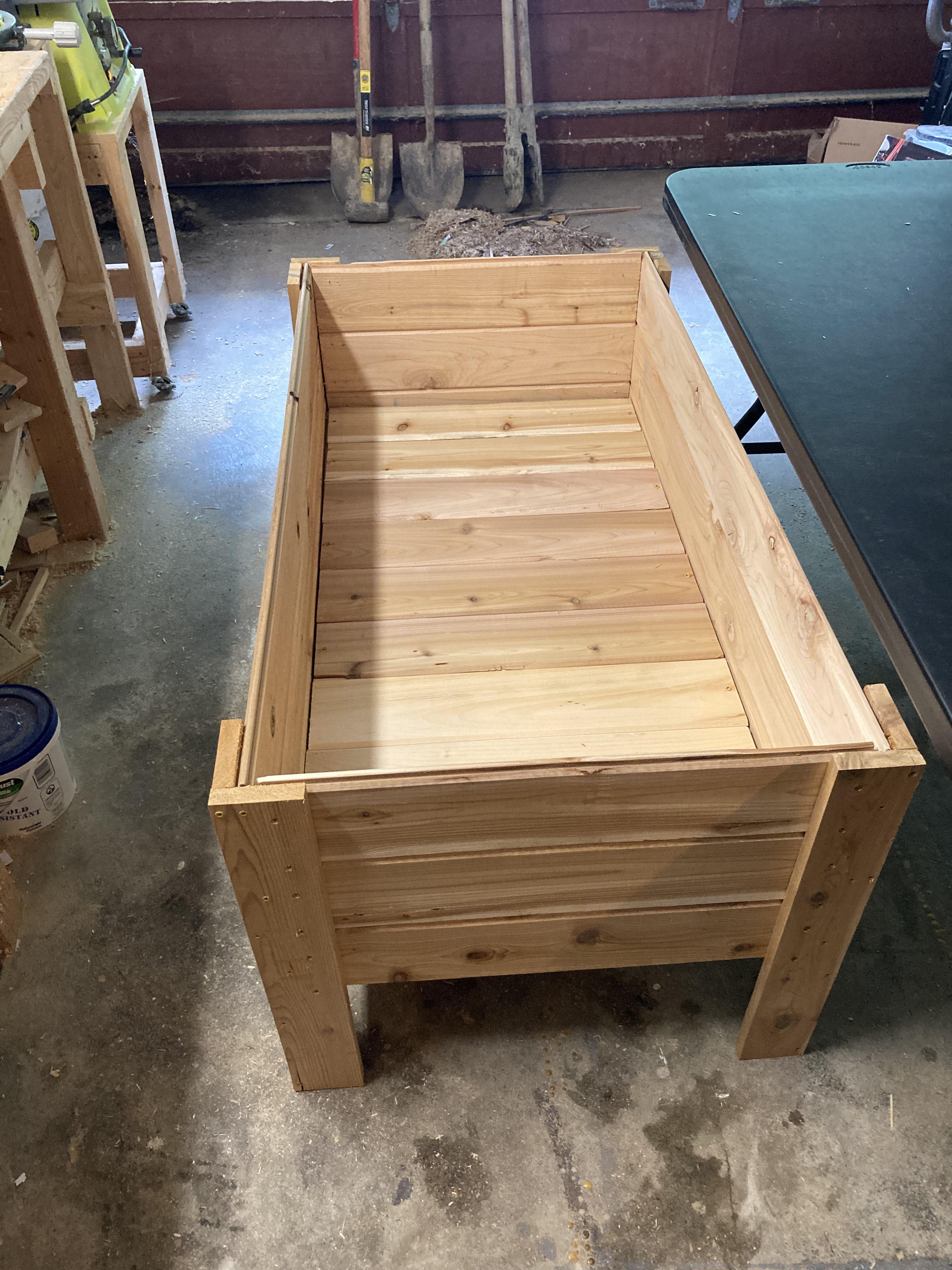 Should I use boiled linseed oil or polyurethane for the outsides of a cedar planter box? r