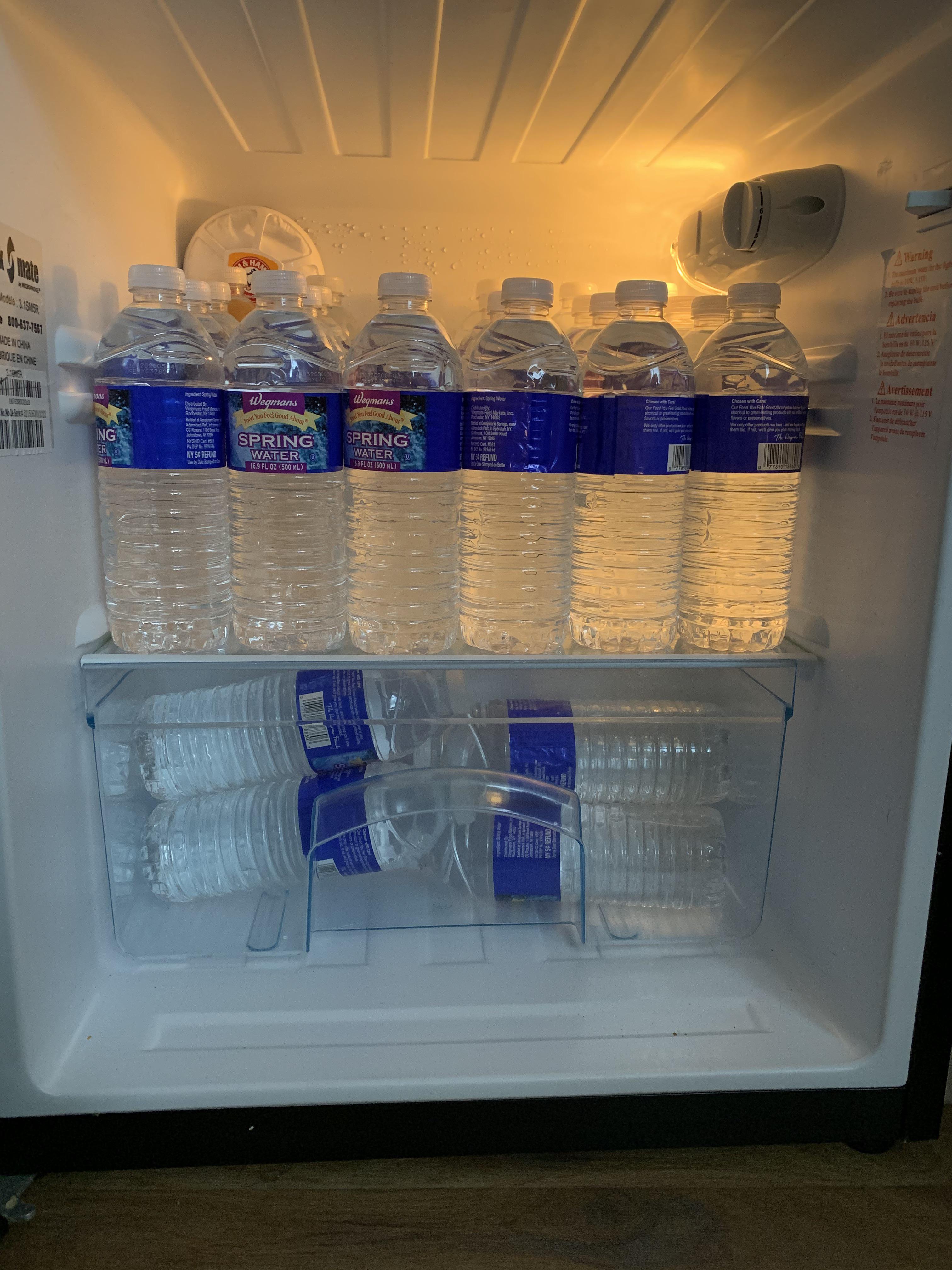 My friends college dorm fridge r/HydroHomies