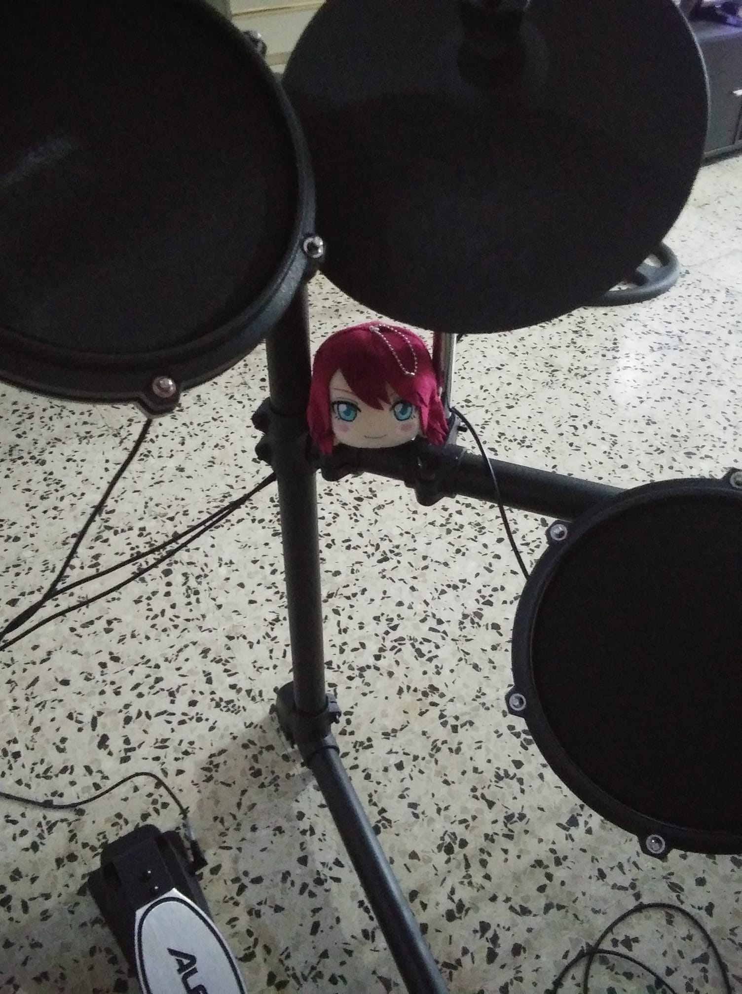 Tomoe teaching me to play drums r/BanGDream