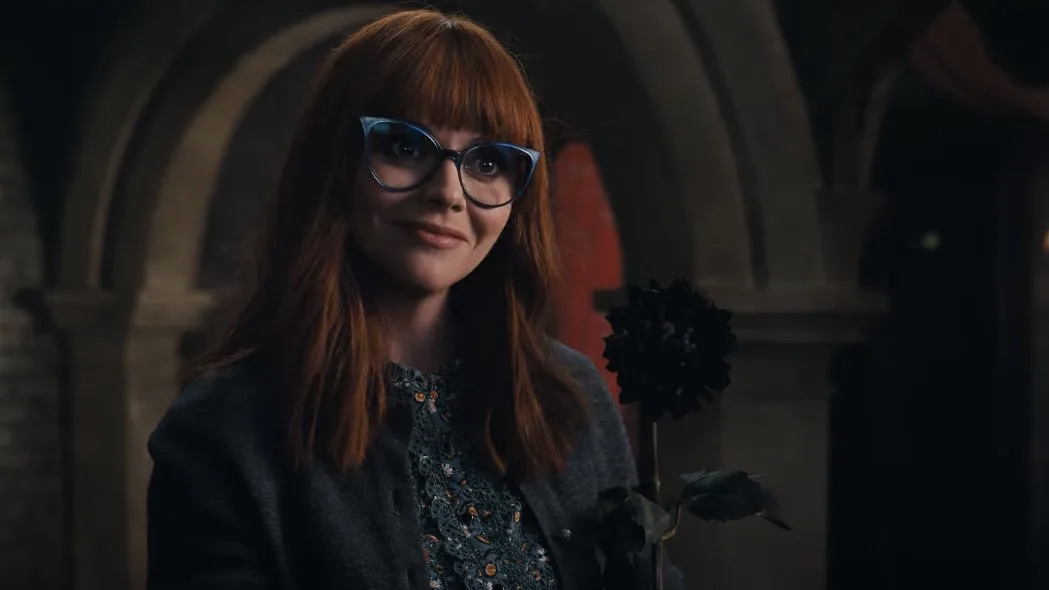 What flower/plant do you think Thornhill gifted Enid as a