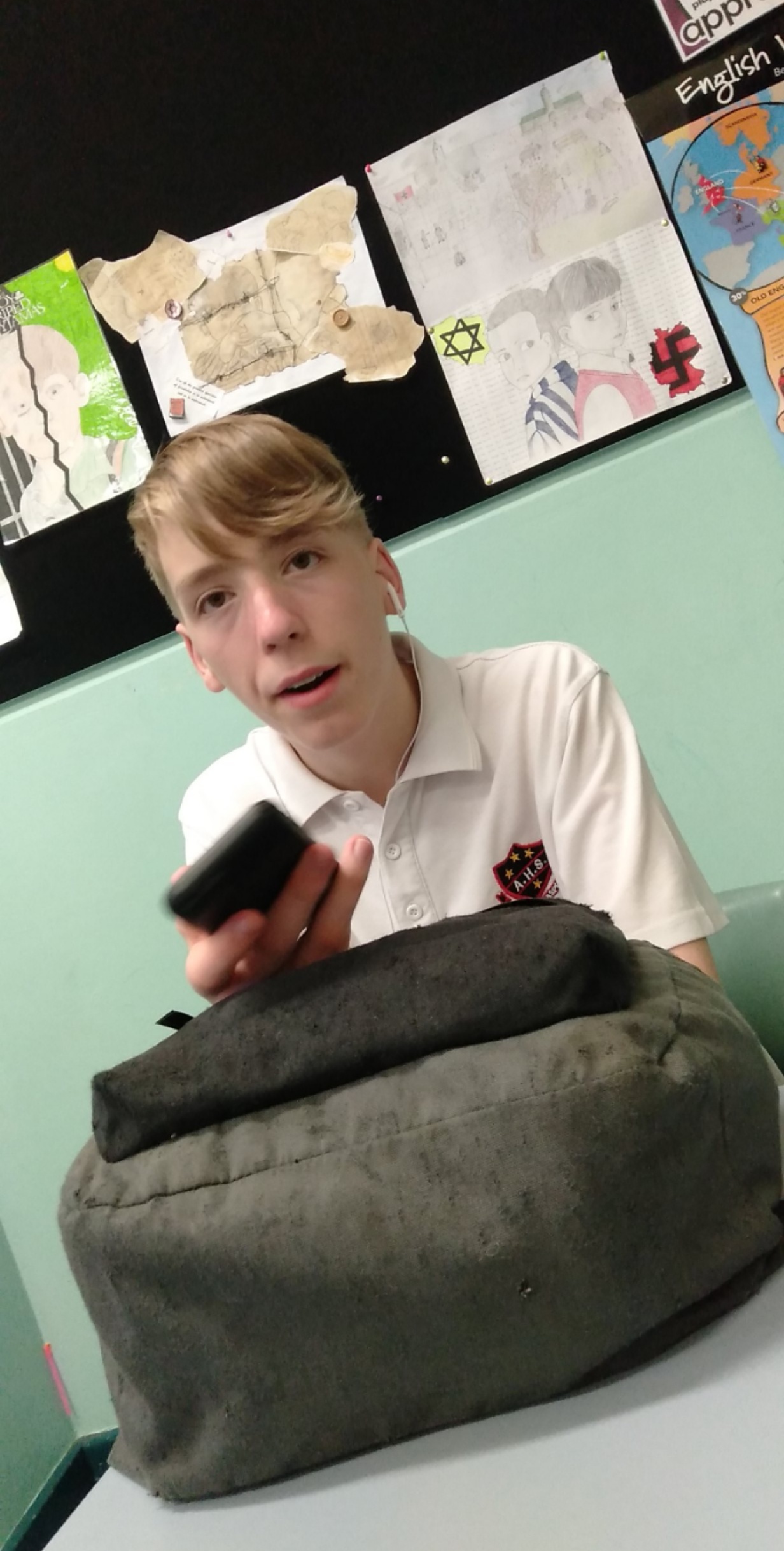 Leaked Kim K nudes : Apologise_to_Emily