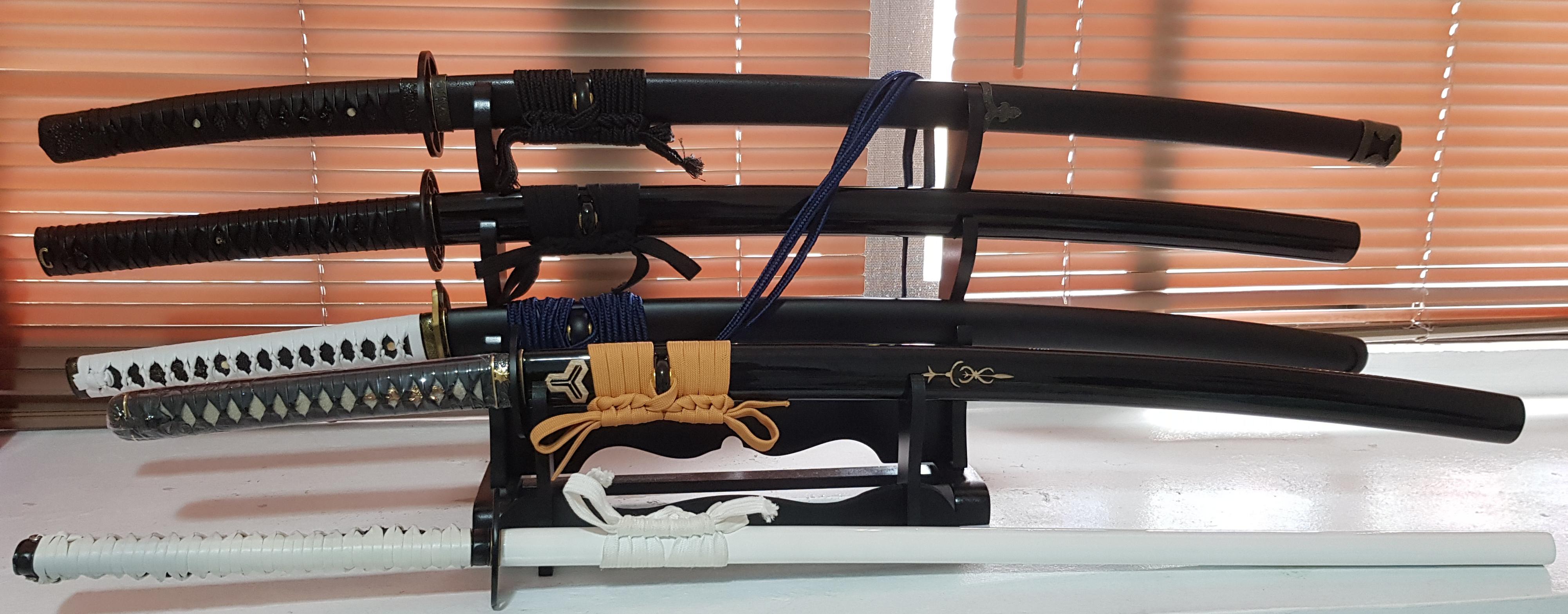 Is it legal to carry a fake metal katana in public in San Francisco