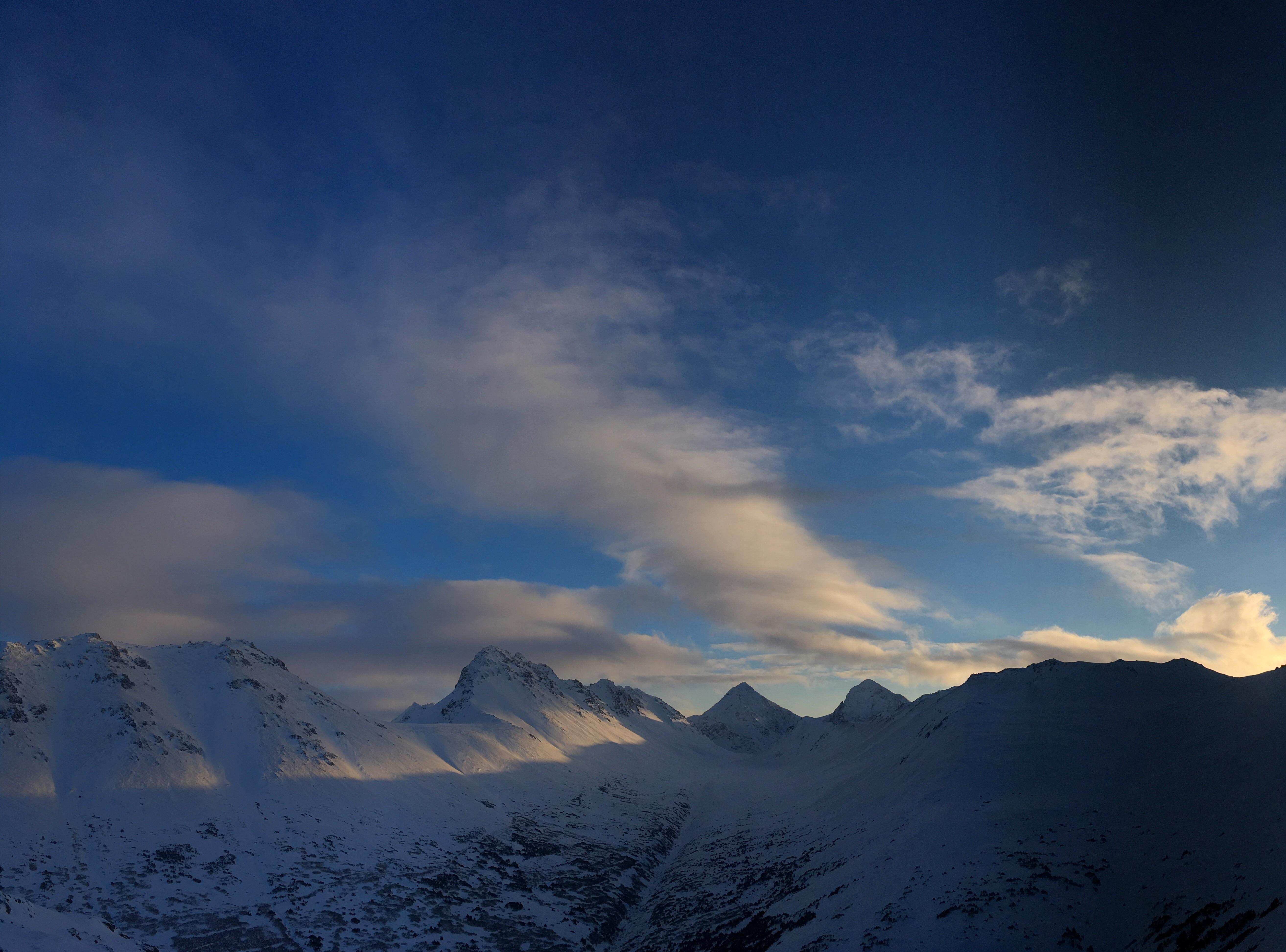 The first glimpse of sunrise. Bear Valley, Anchorage, Alaska. r/hiking