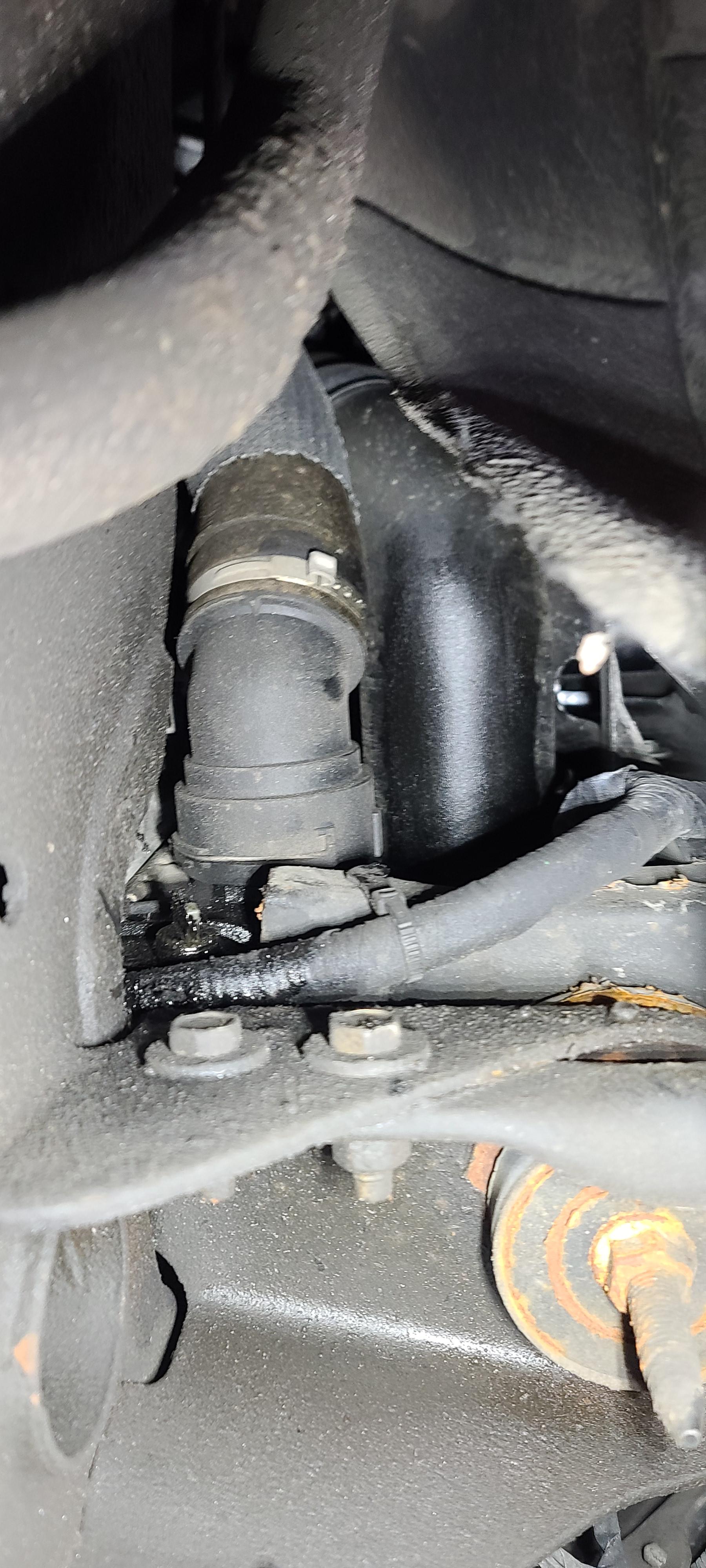 (Possible Oil Leak) Has anyone seen oil sitting on these pipes? Truck is a 2018 Sierra 2500 L5P