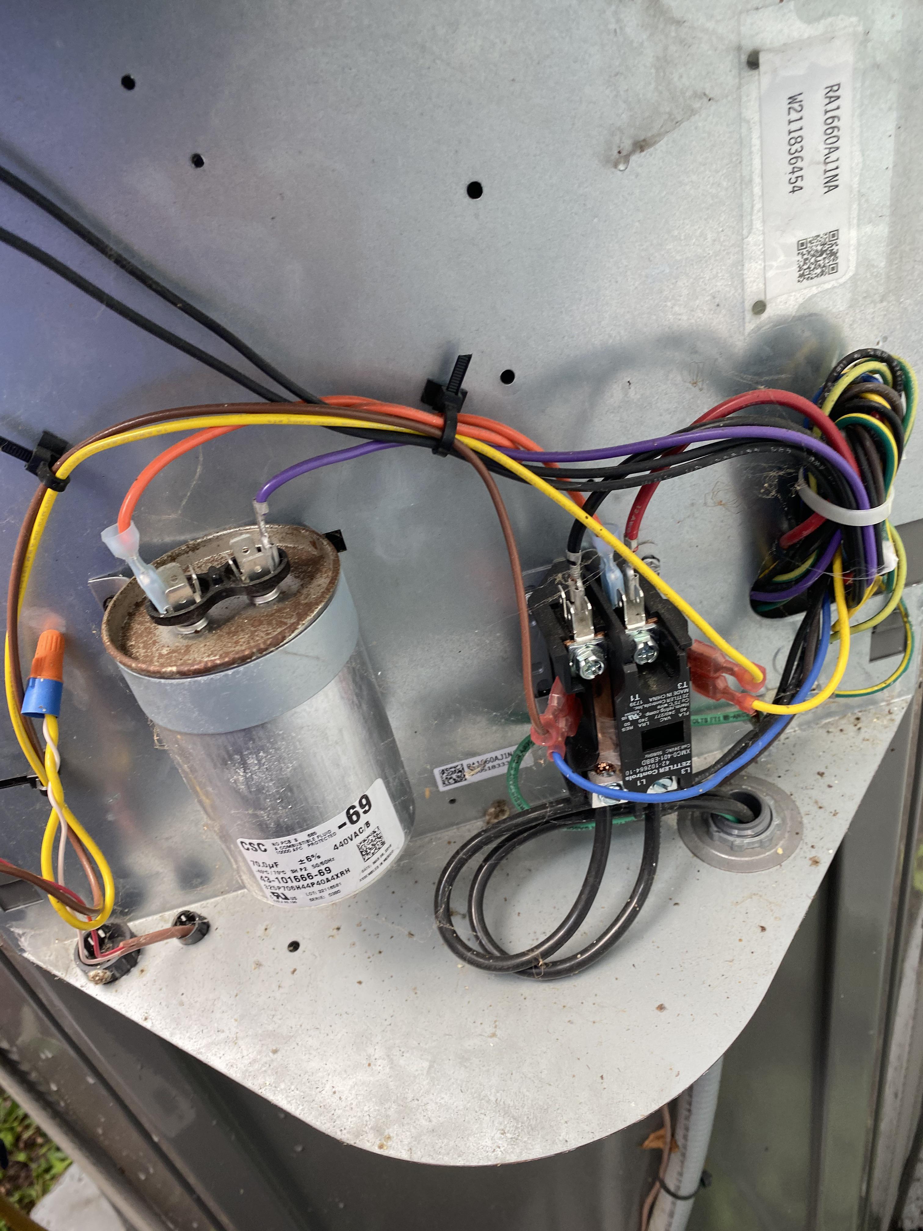 This is a 5 ton Rheem unit condenser. Why do I have 4 wires on the low