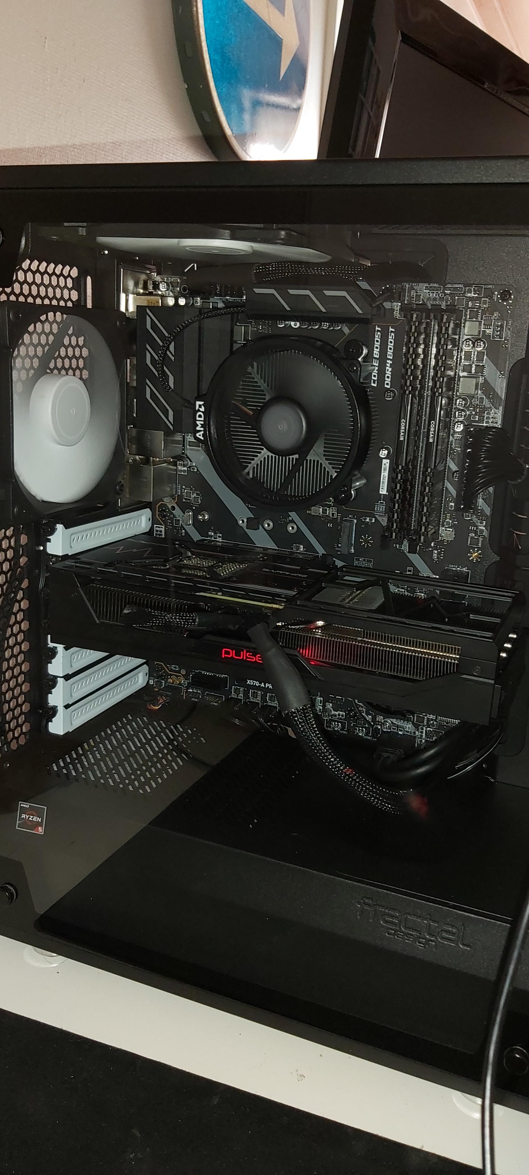 Finally got my first job and could build a new pc! (Specs